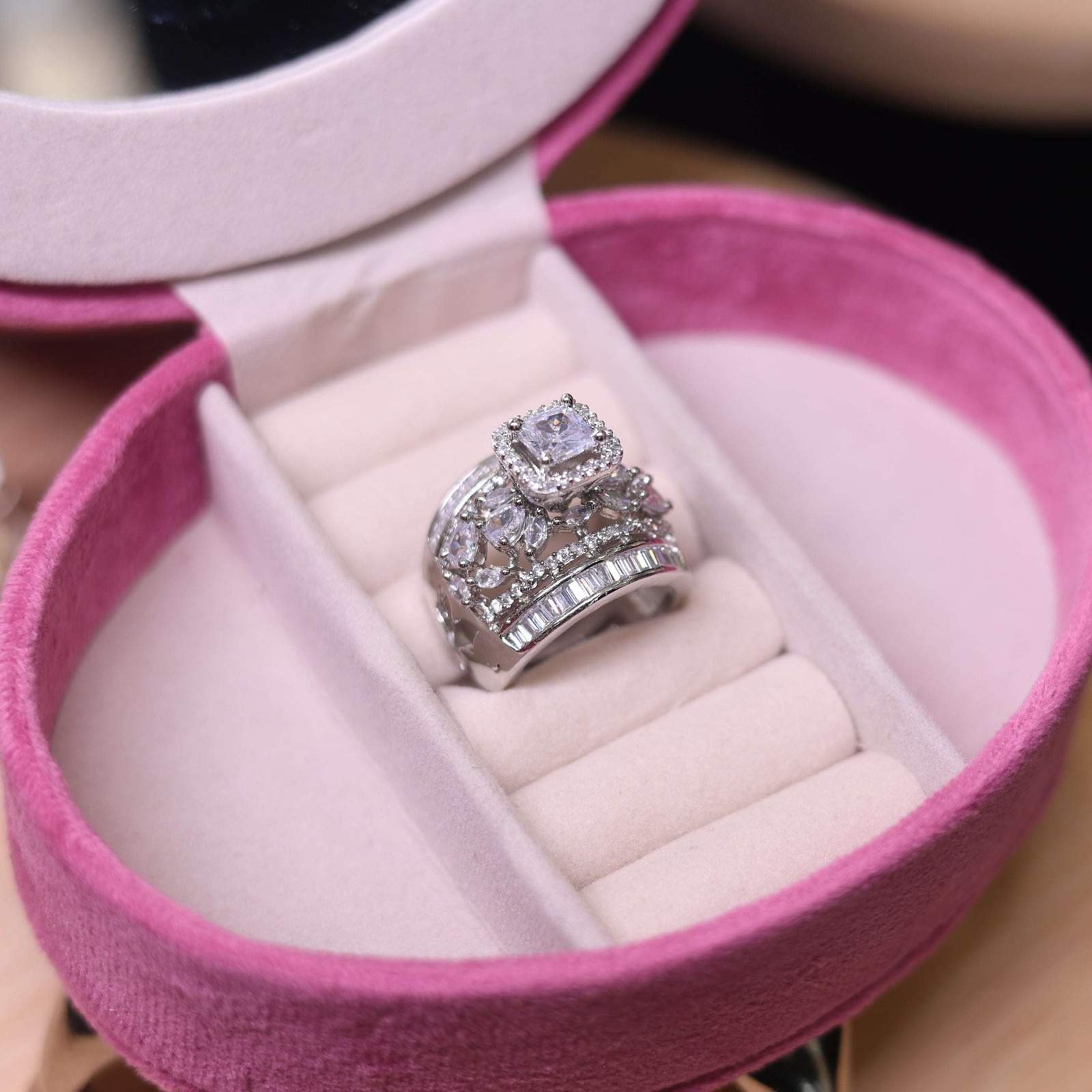 Queen Elsa square ad ring - adjustable