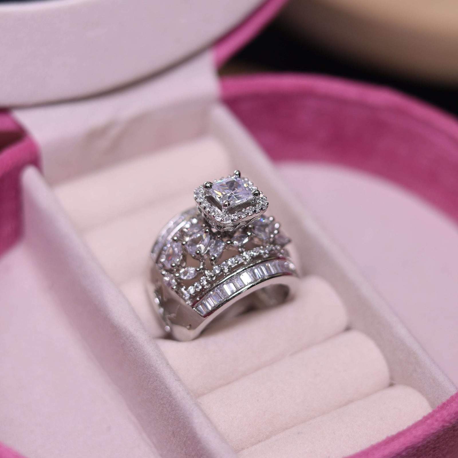 Queen Elsa square ad ring - adjustable