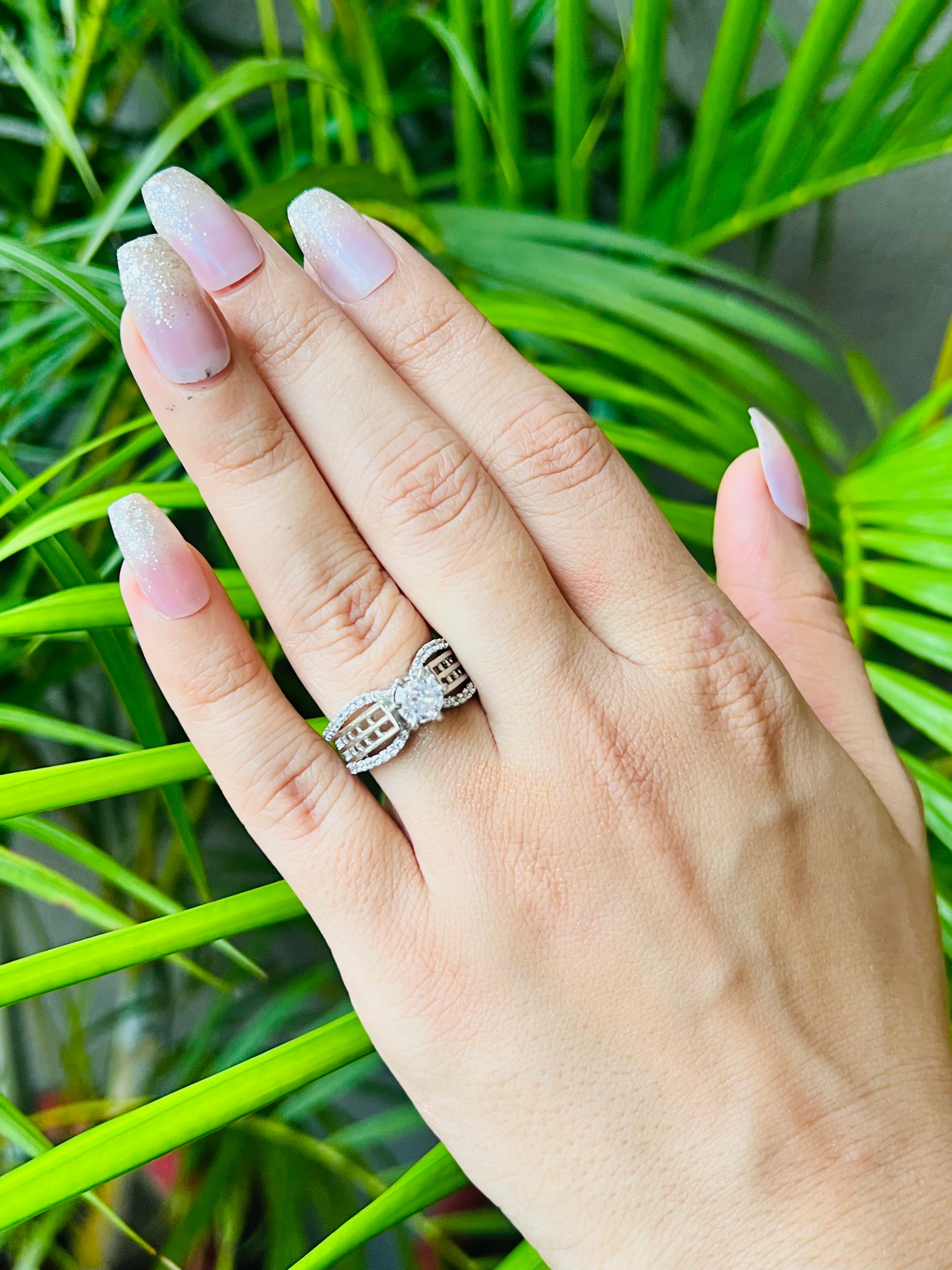 Vs sterling silver cocktail ring 1019 Velvet box by Shweta