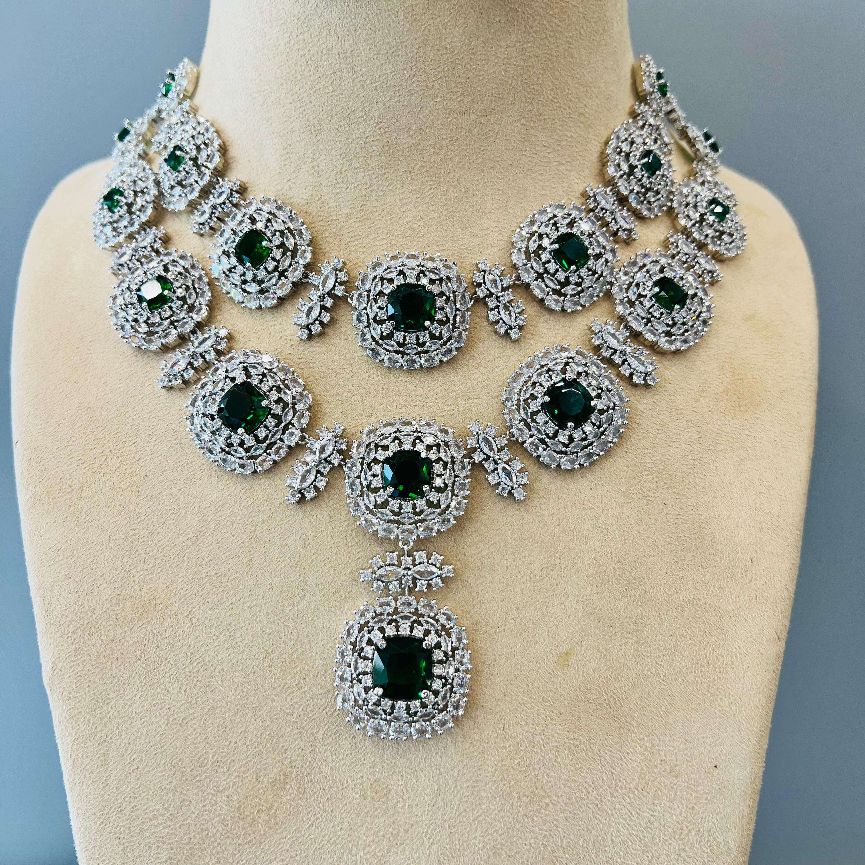 Zoya ad Neckpiece Velvet box by Shweta