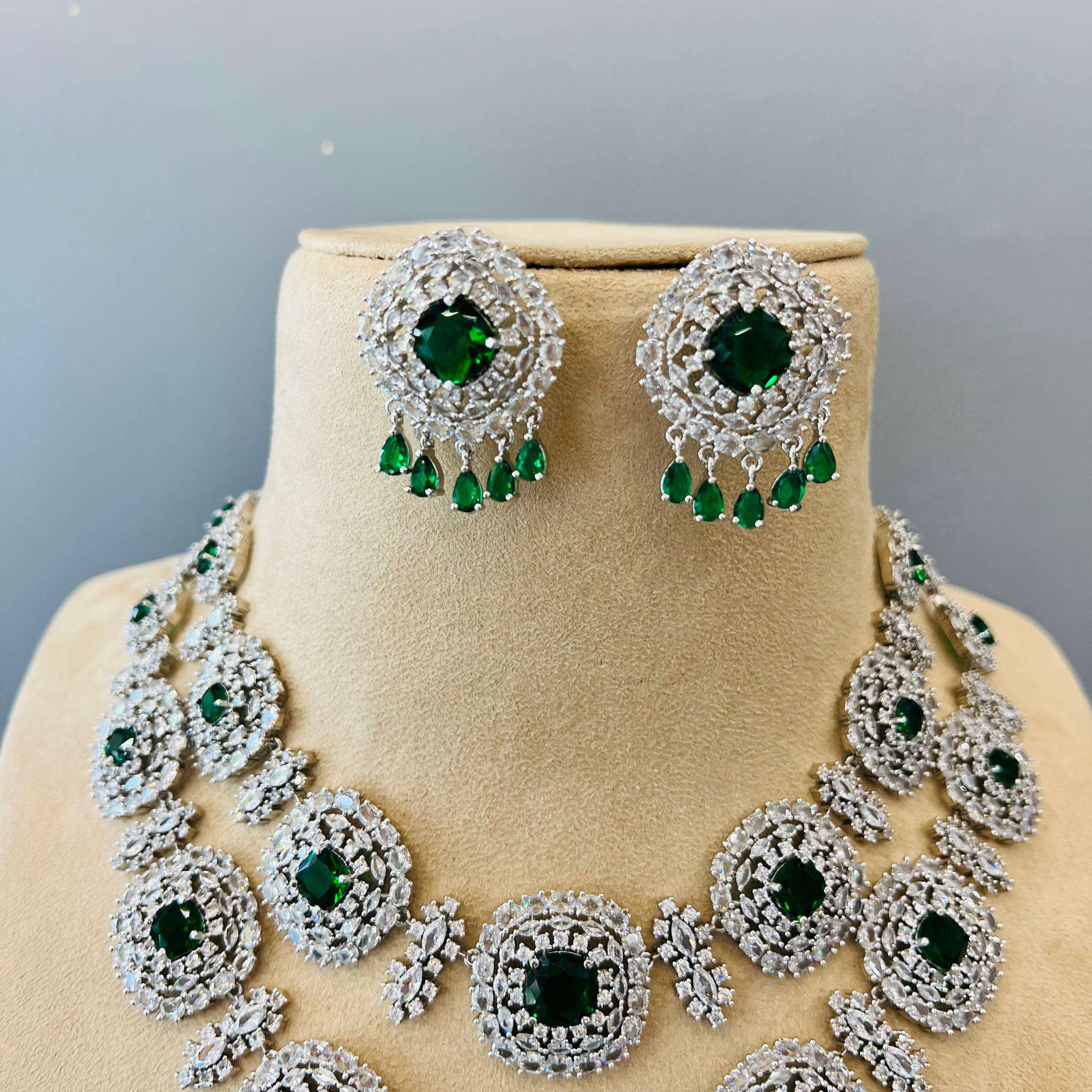 Zoya ad Neckpiece Velvet box by Shweta