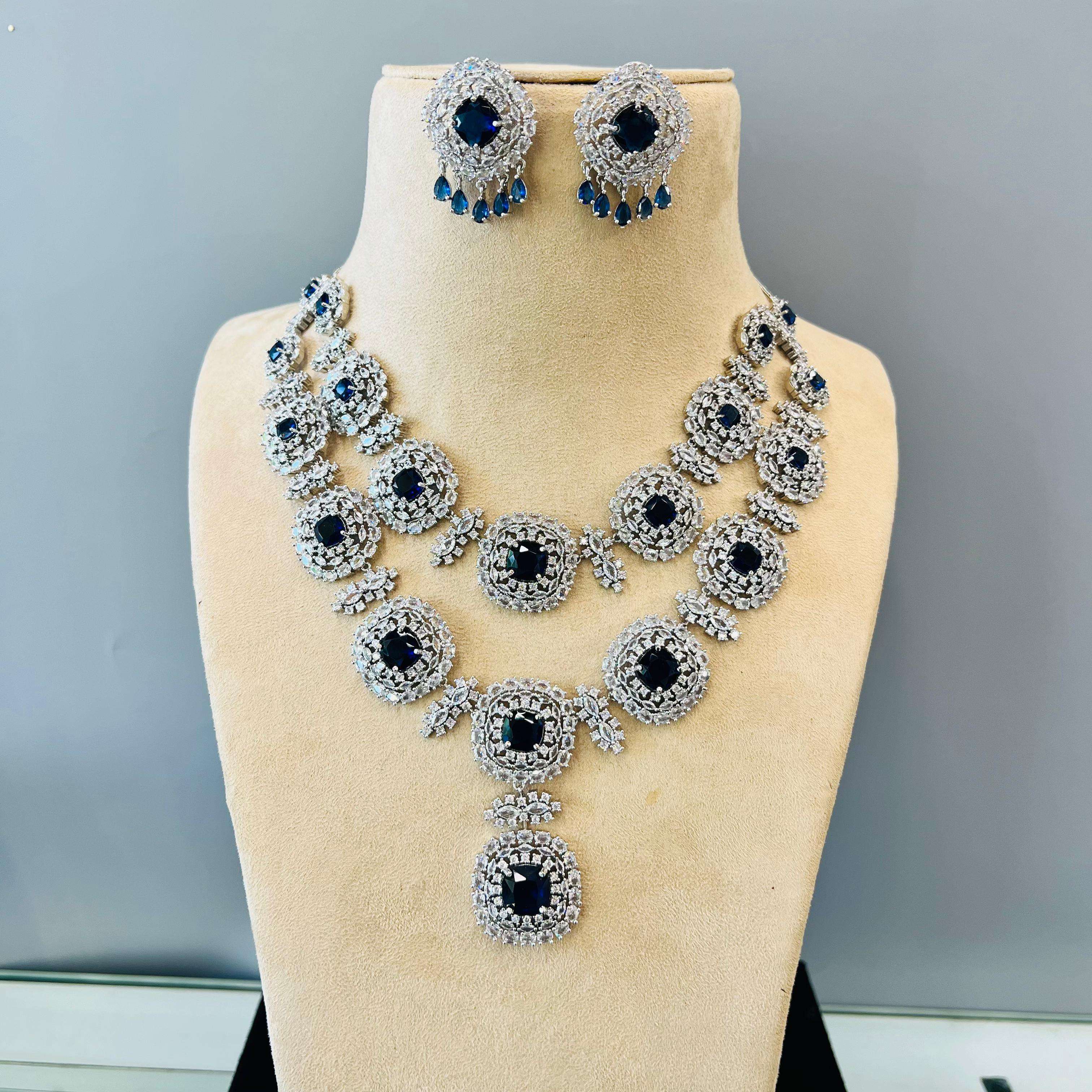 Zoya ad Neckpiece Velvet box by Shweta