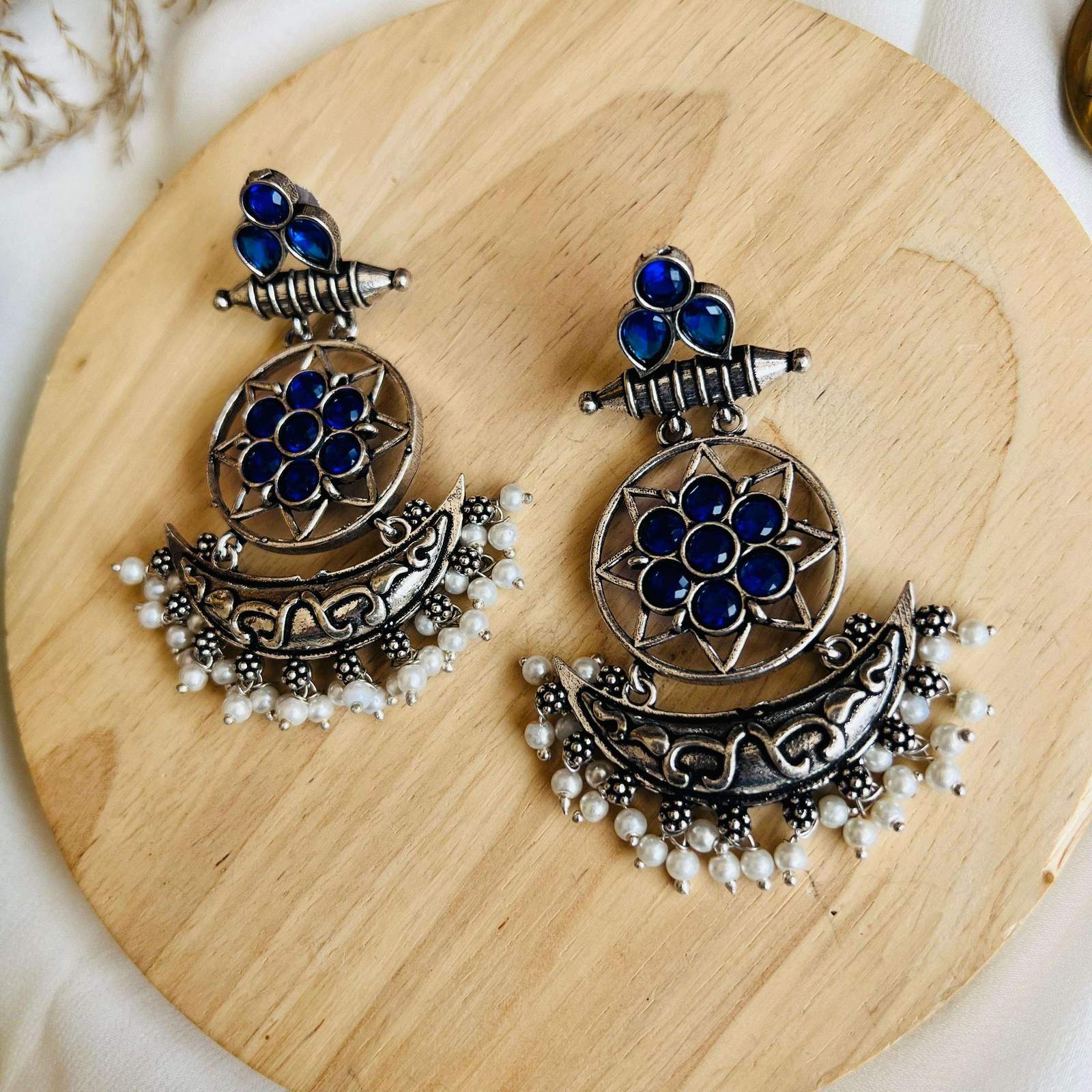 Inayat oxidized Chandwali Velvet box by Shweta
