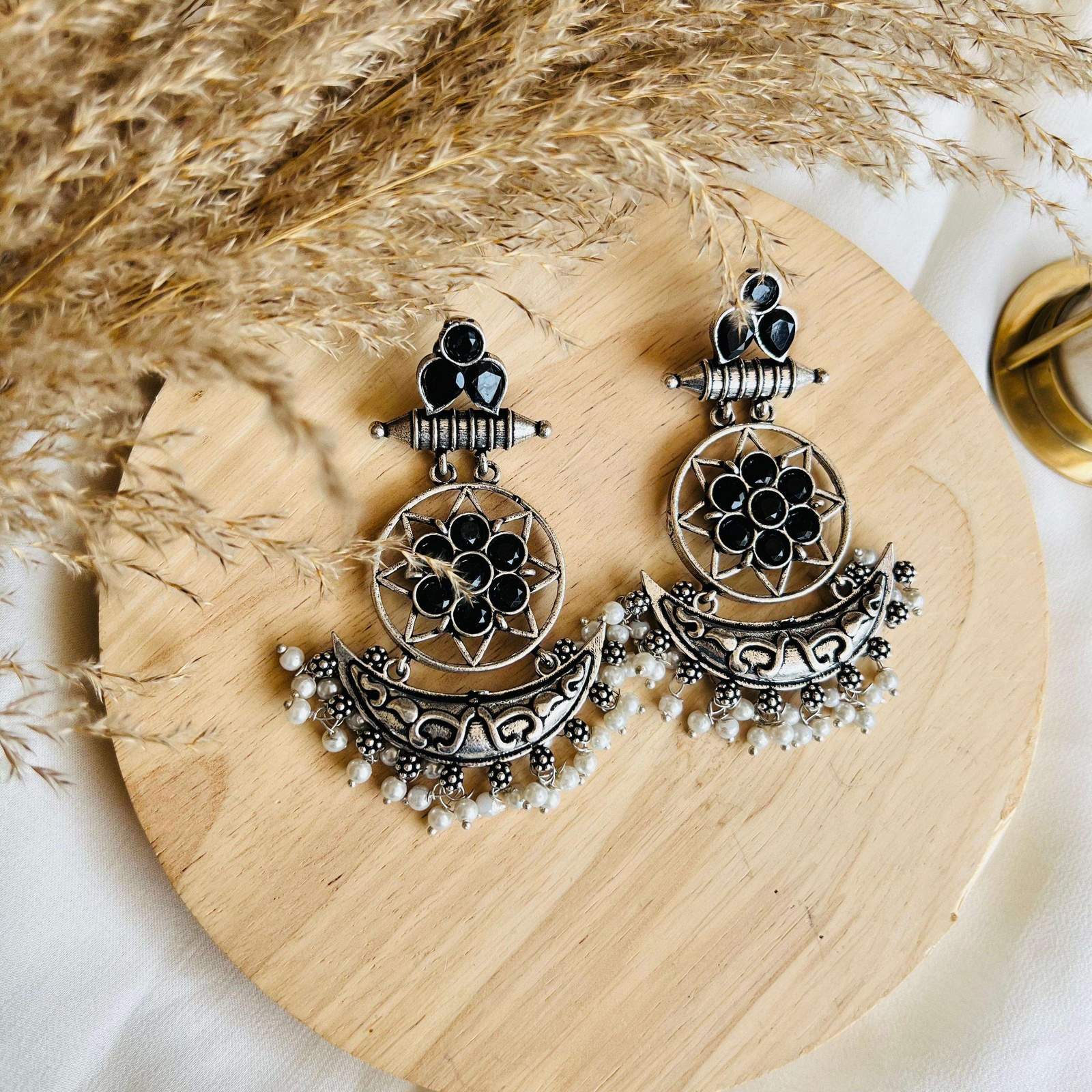 Inayat oxidized Chandwali Velvet box by Shweta