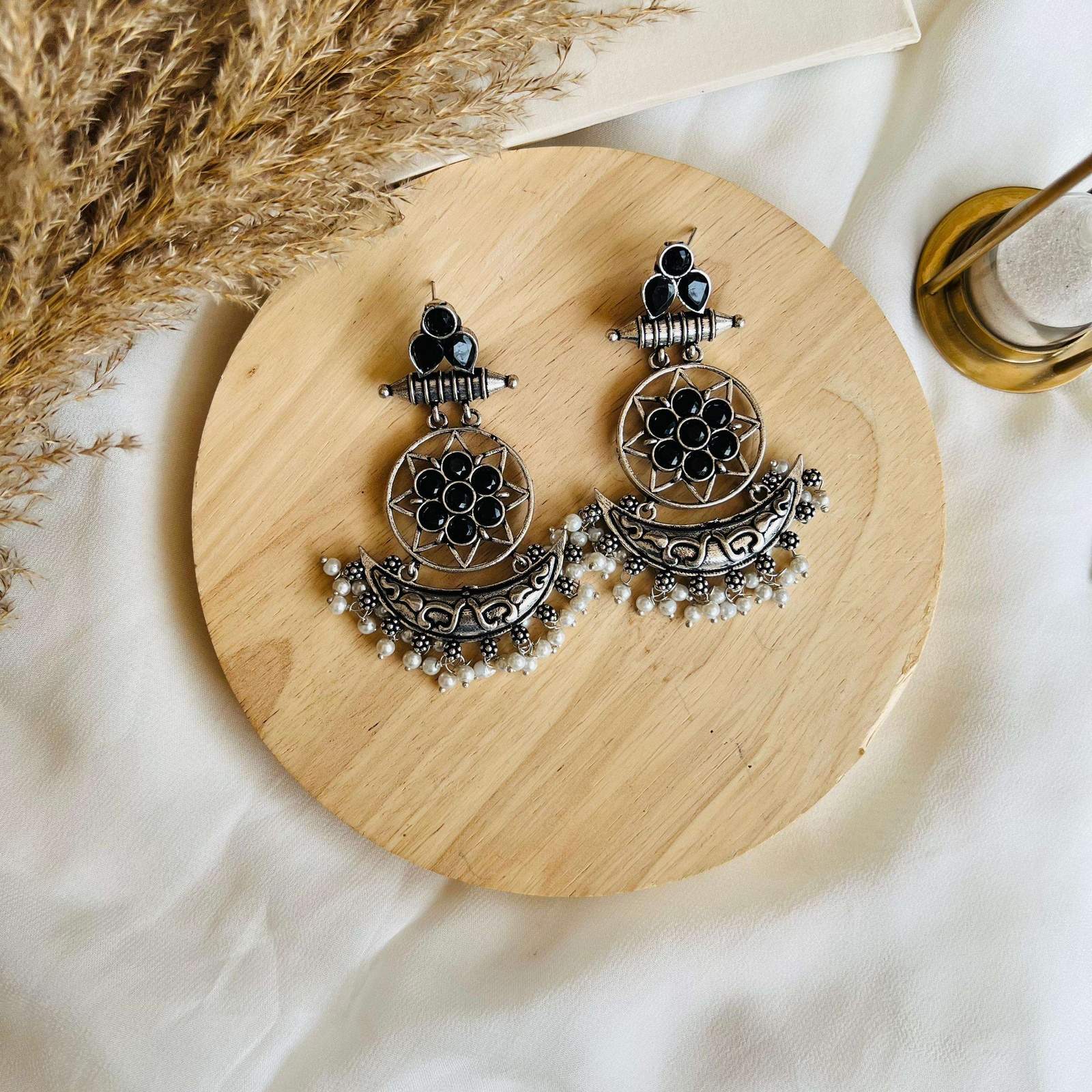Inayat oxidized Chandwali Velvet box by Shweta