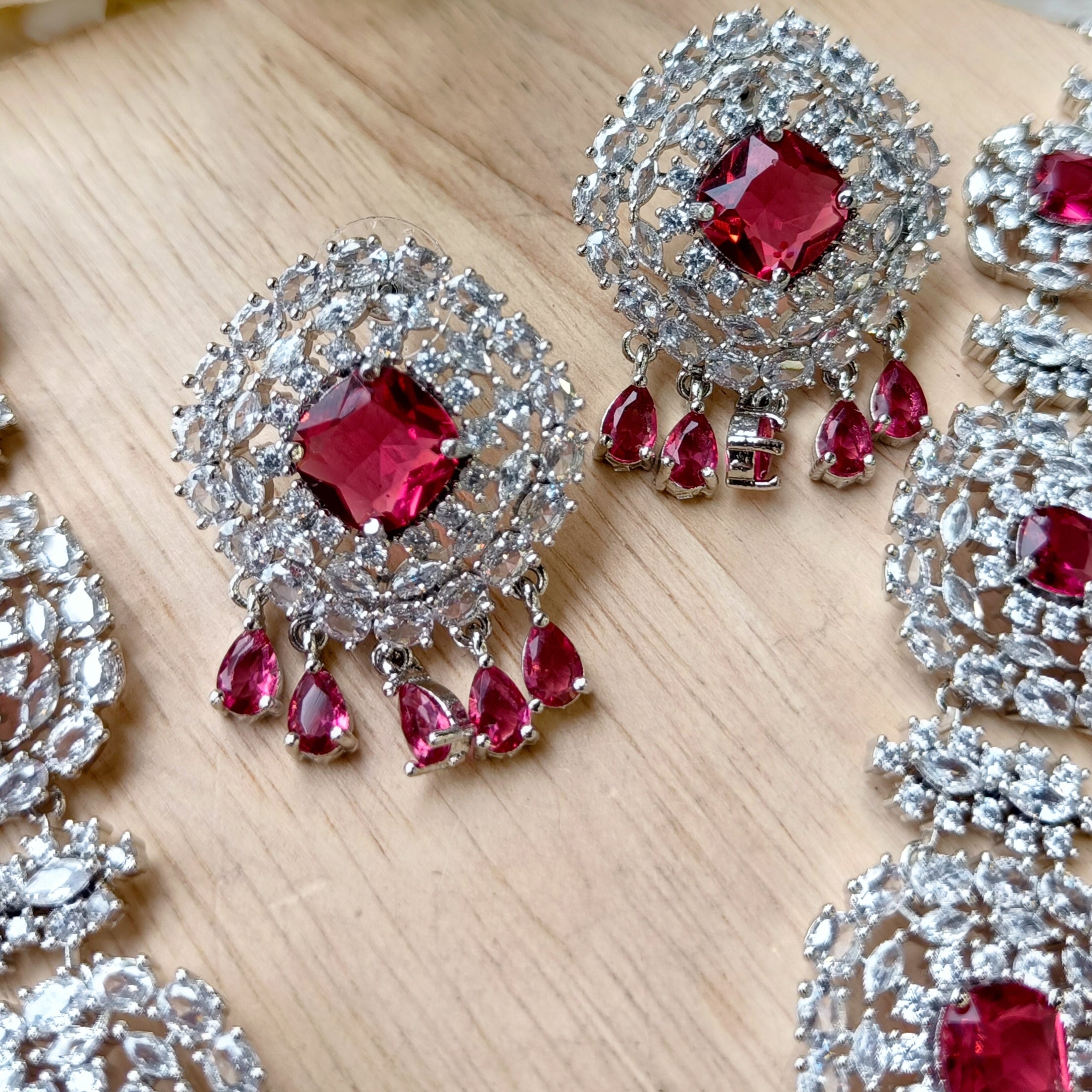 Zoya ad Neckpiece