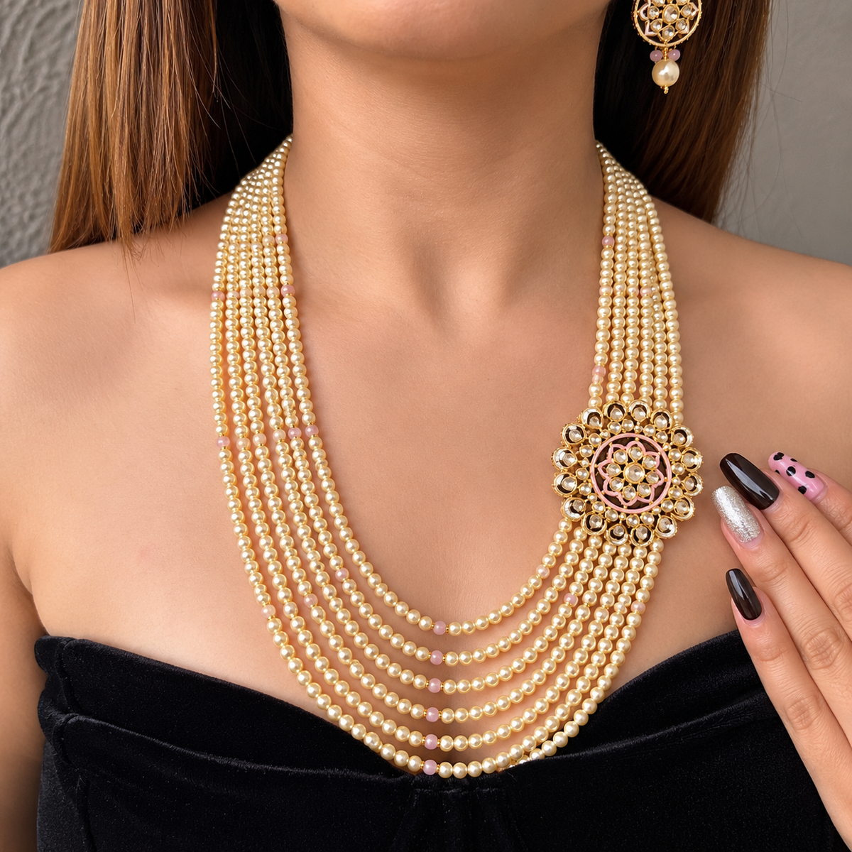 Nayaab Aliya Pearl Neckpiece