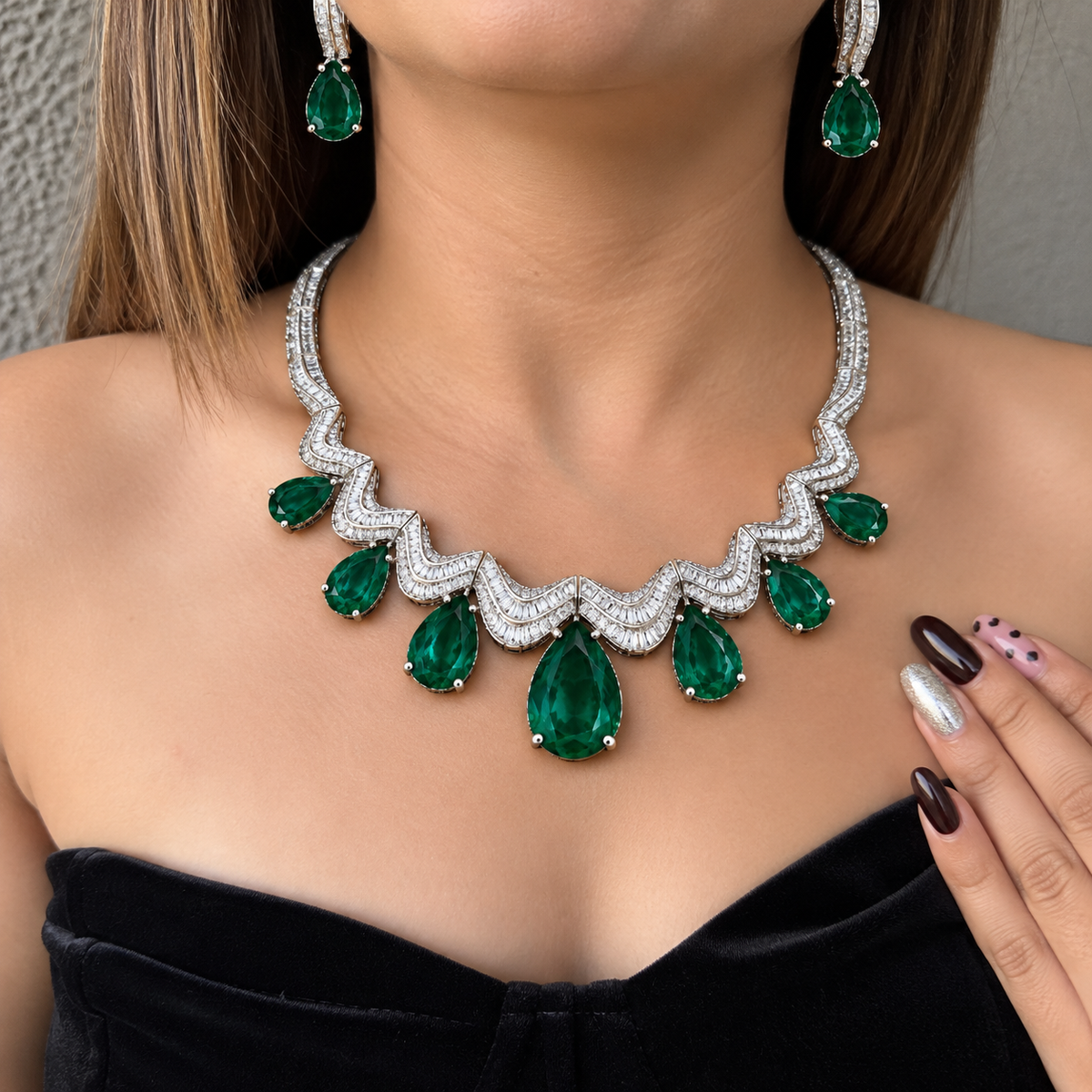 Ad Myra Emerald Neckpiece