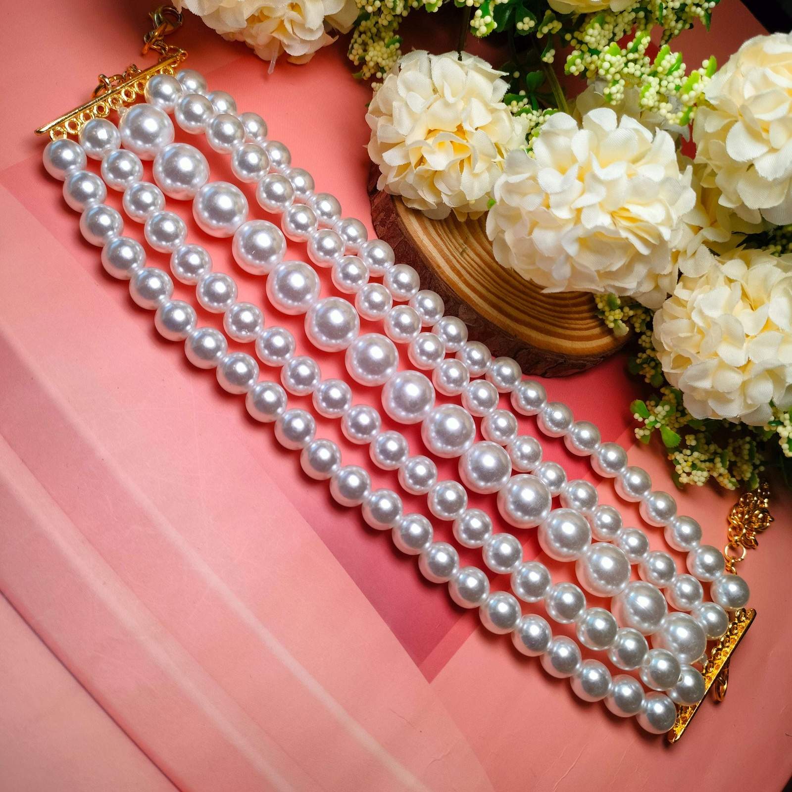 Layla jesse pearl choker