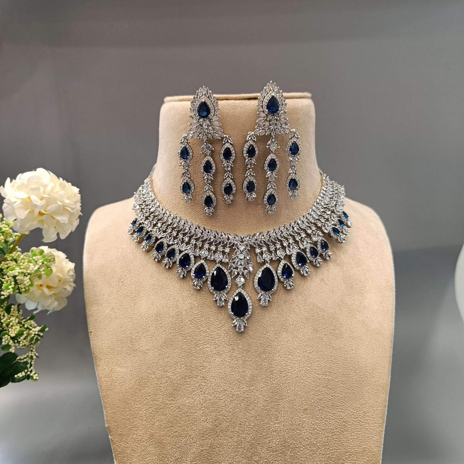 AD kritika Neckpiece