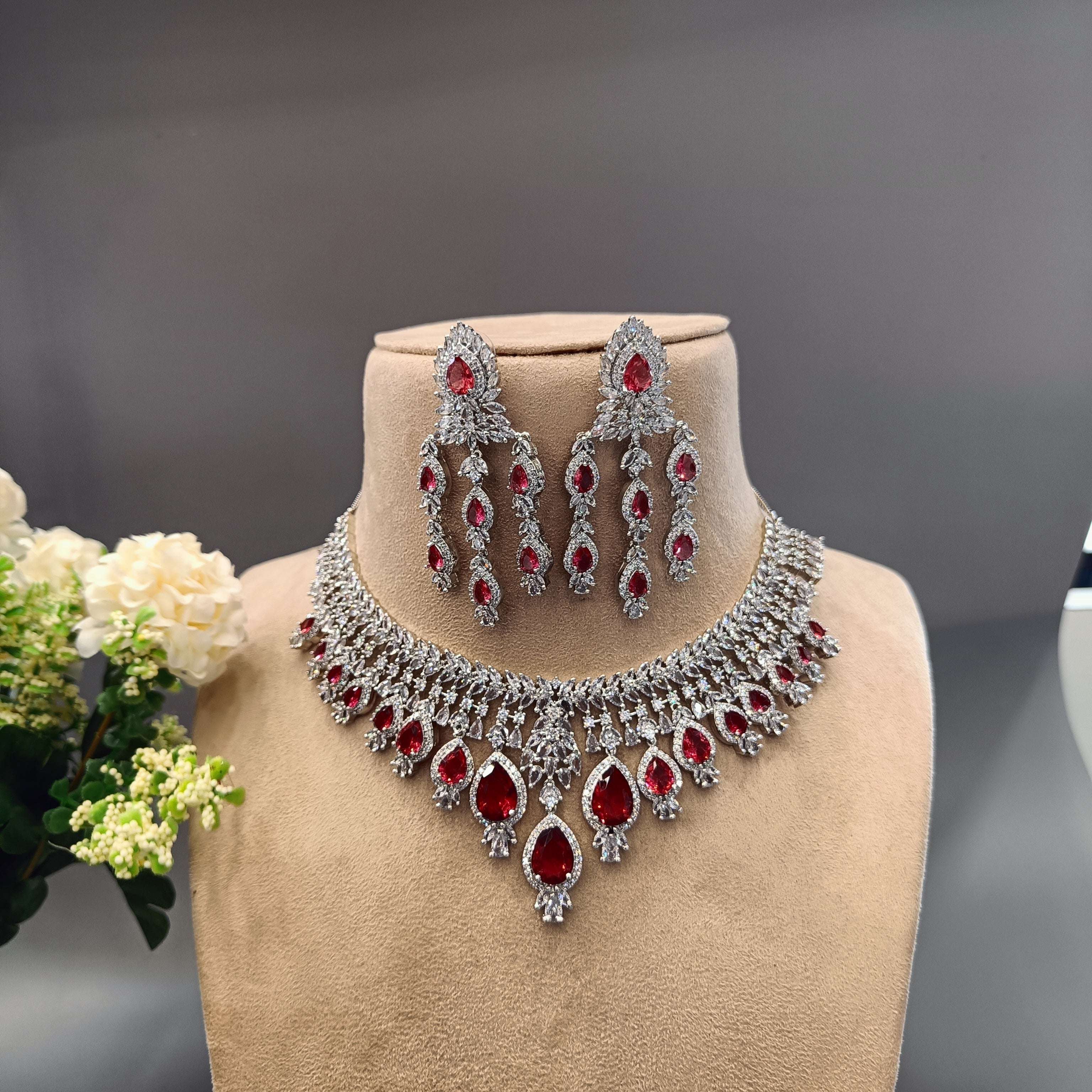 AD kritika Neckpiece