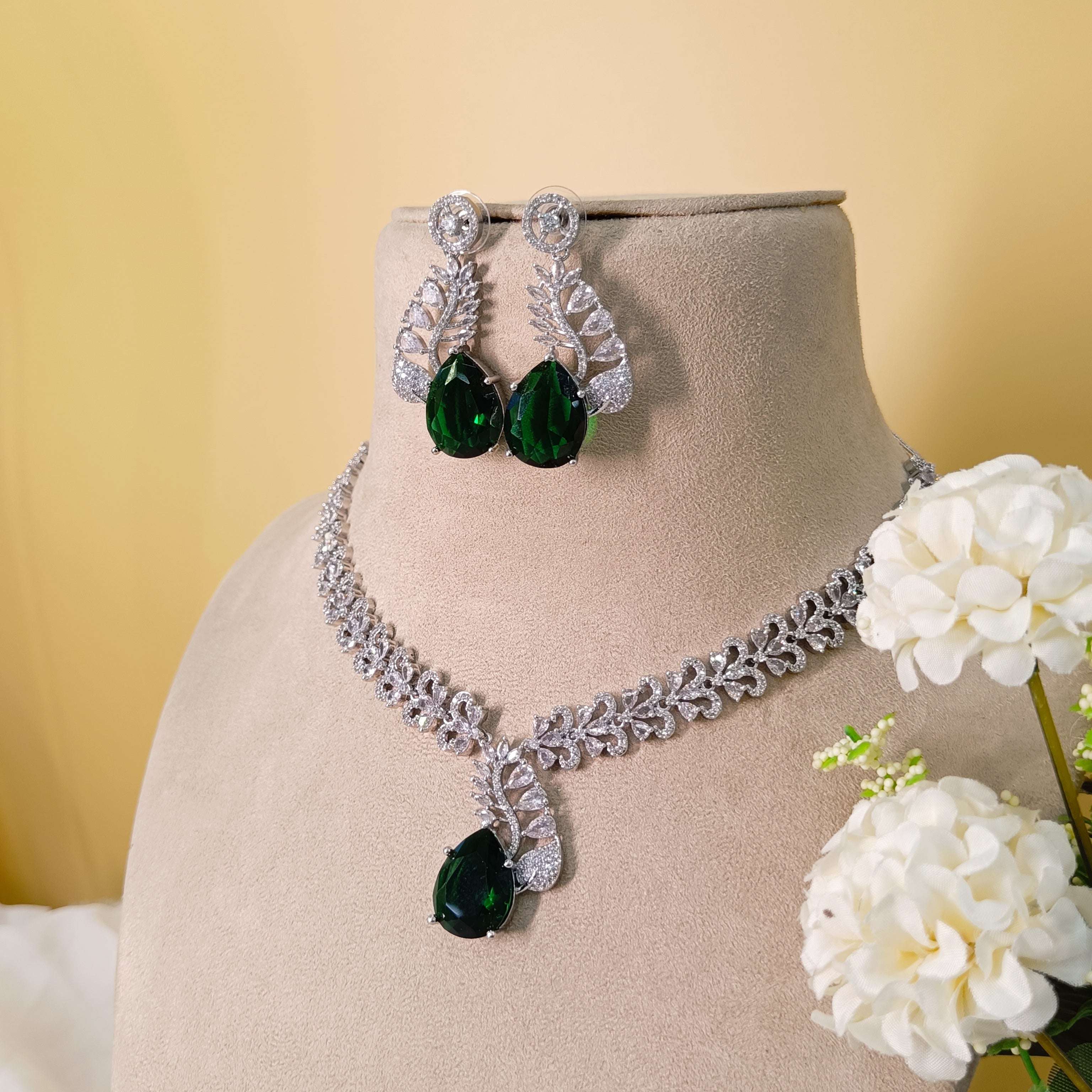 Elsa ad Neckpiece
