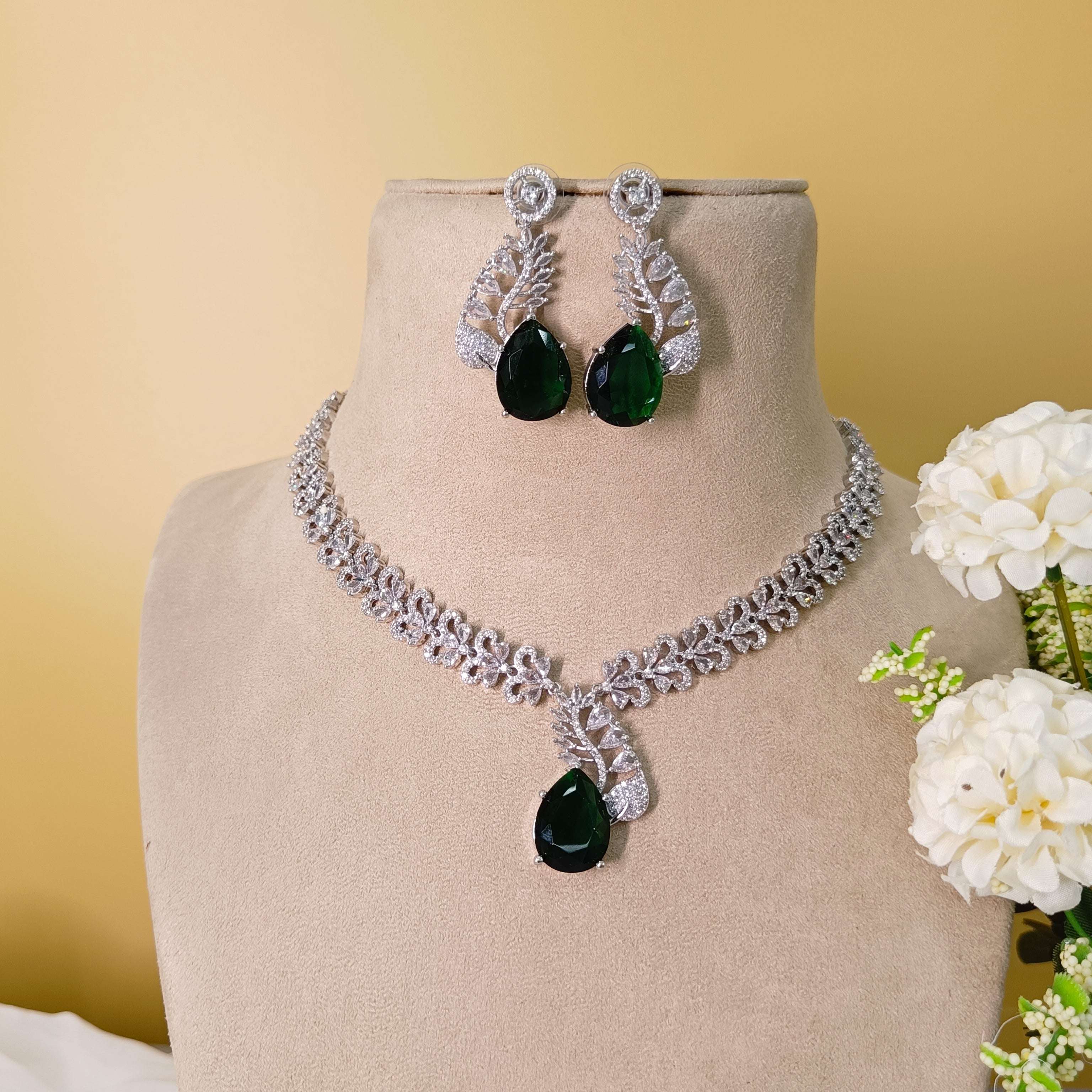 Elsa ad Neckpiece