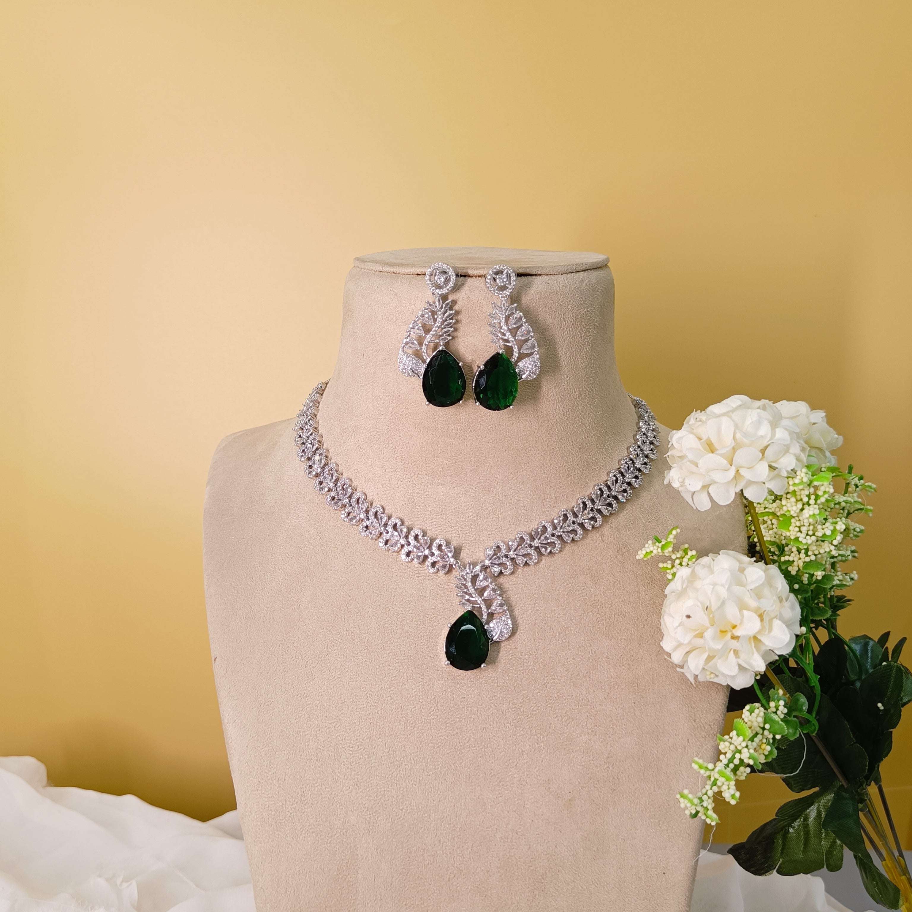 Elsa ad Neckpiece