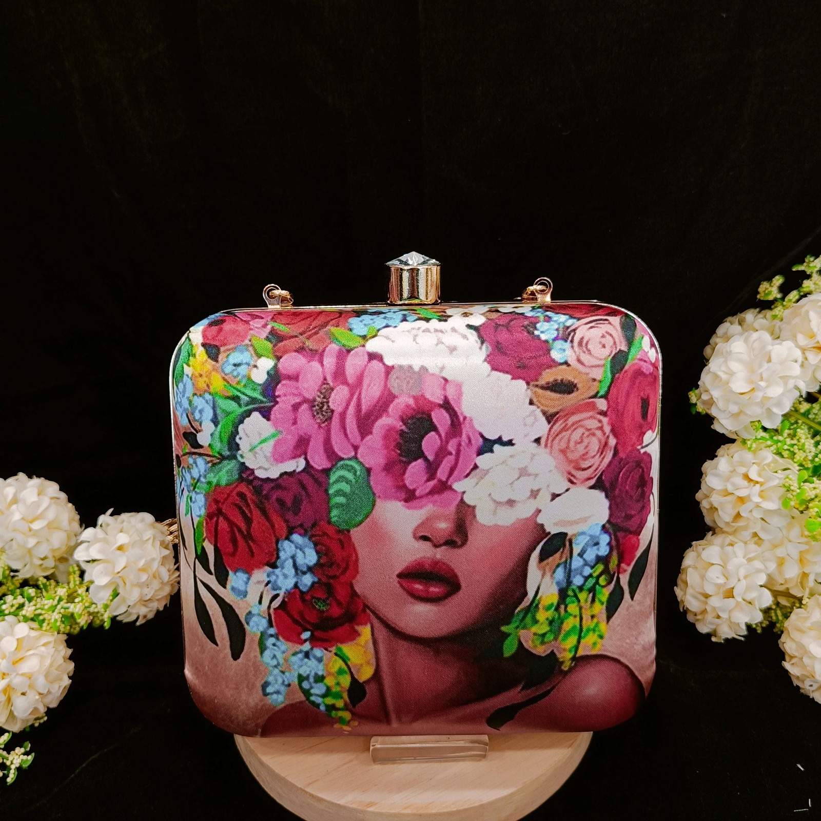 Vs Barbie clutch 108