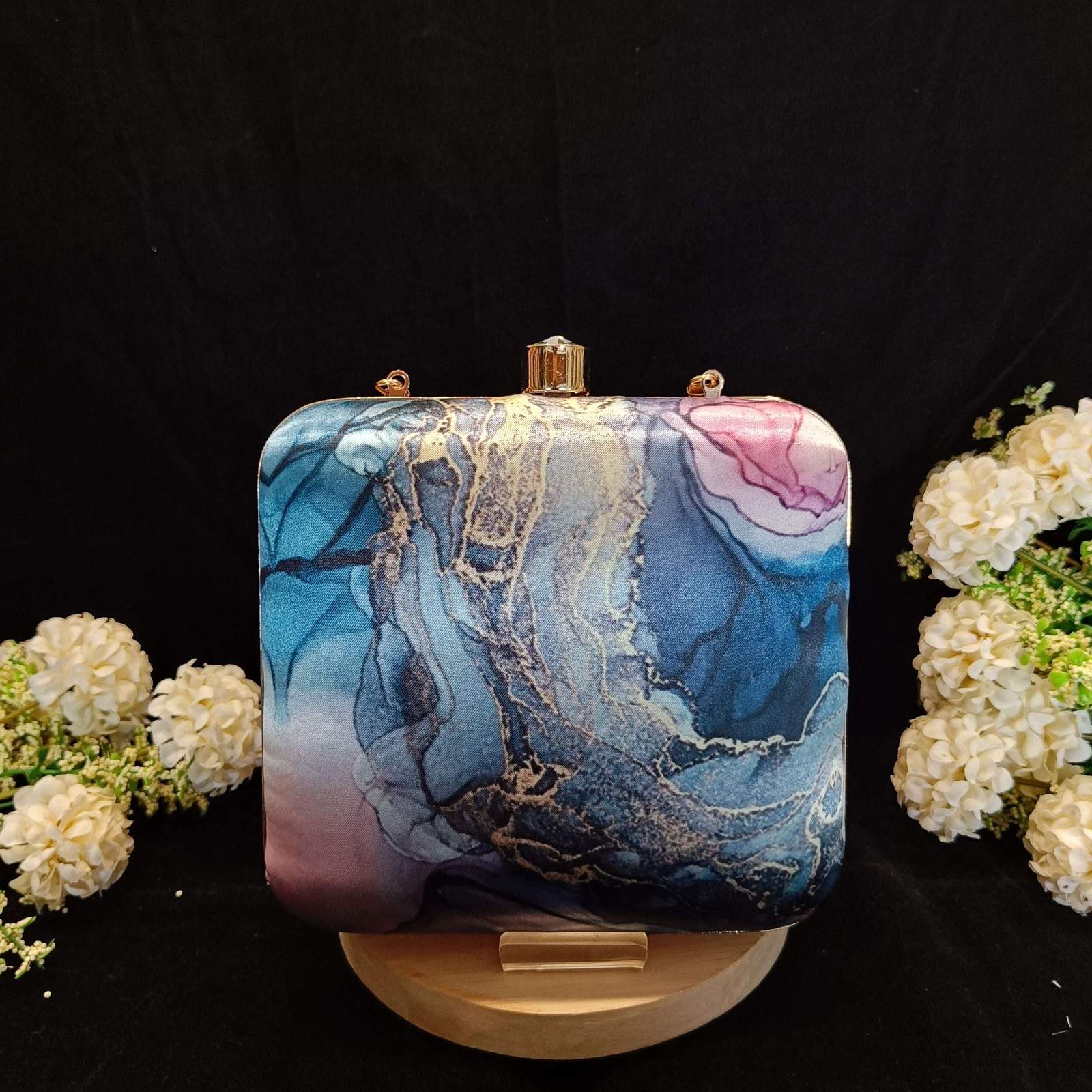 Vs Barbie clutch 106