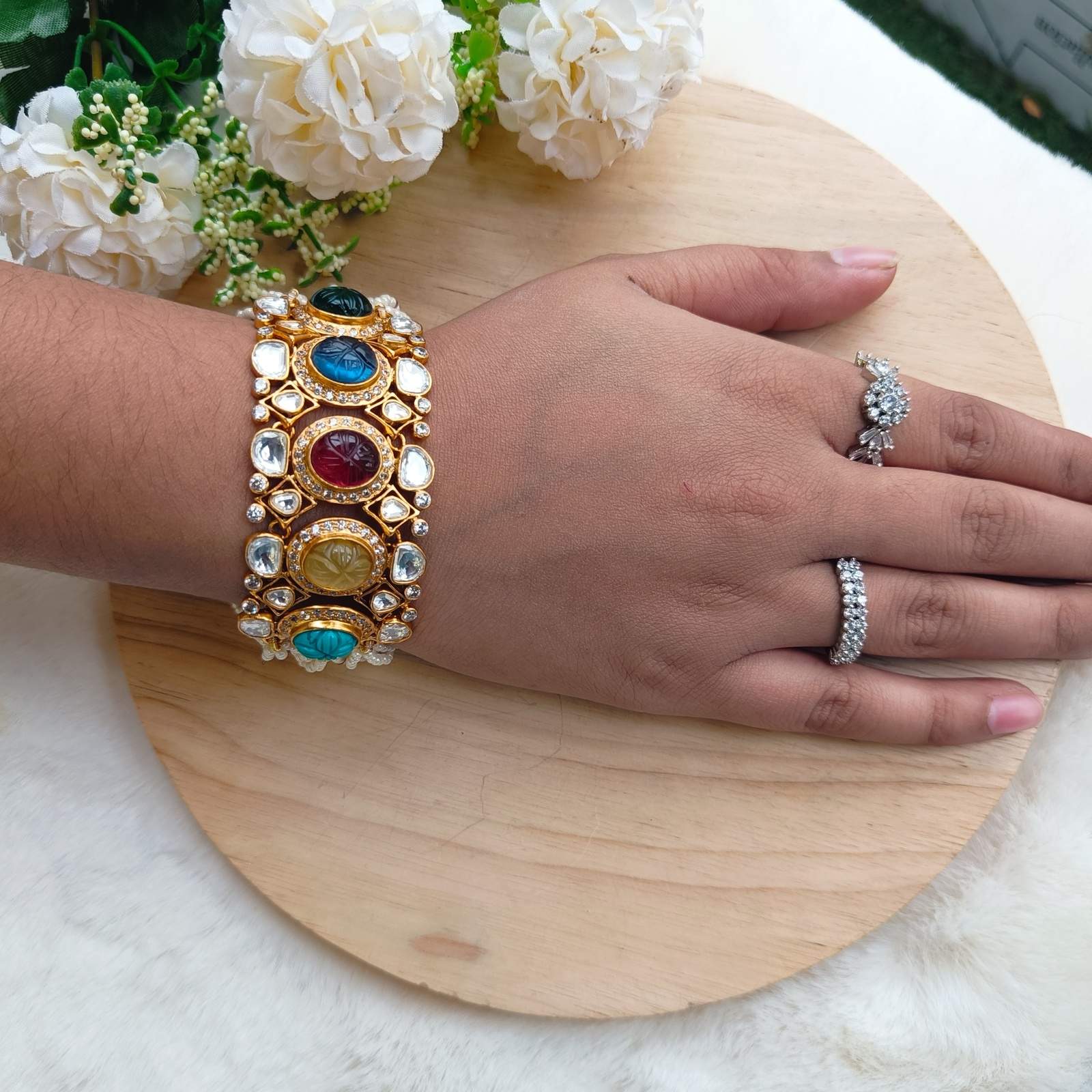 Nayaab Navratn Polki bracelet
