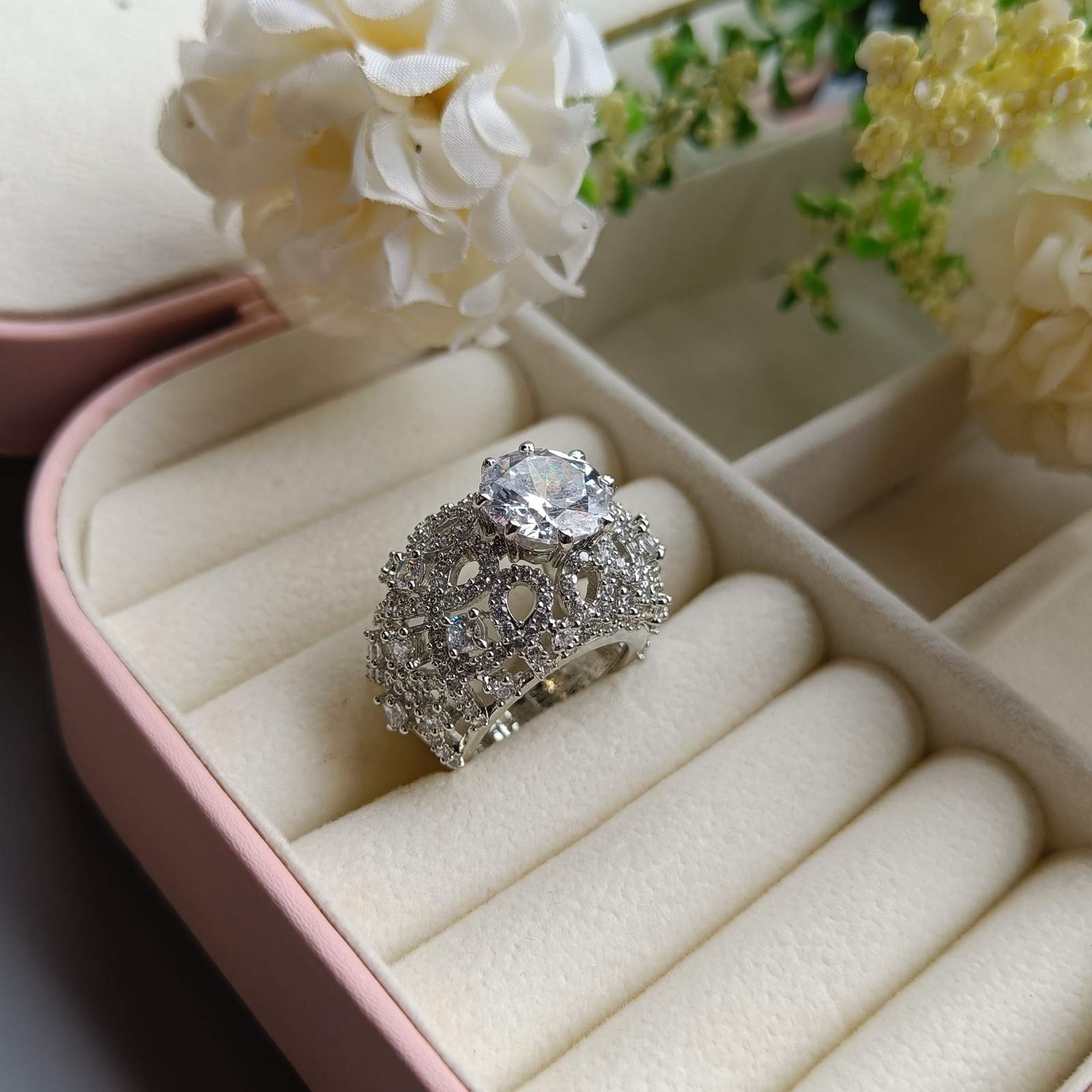 VS Sterling Silver Cocktail Ring 080 16g