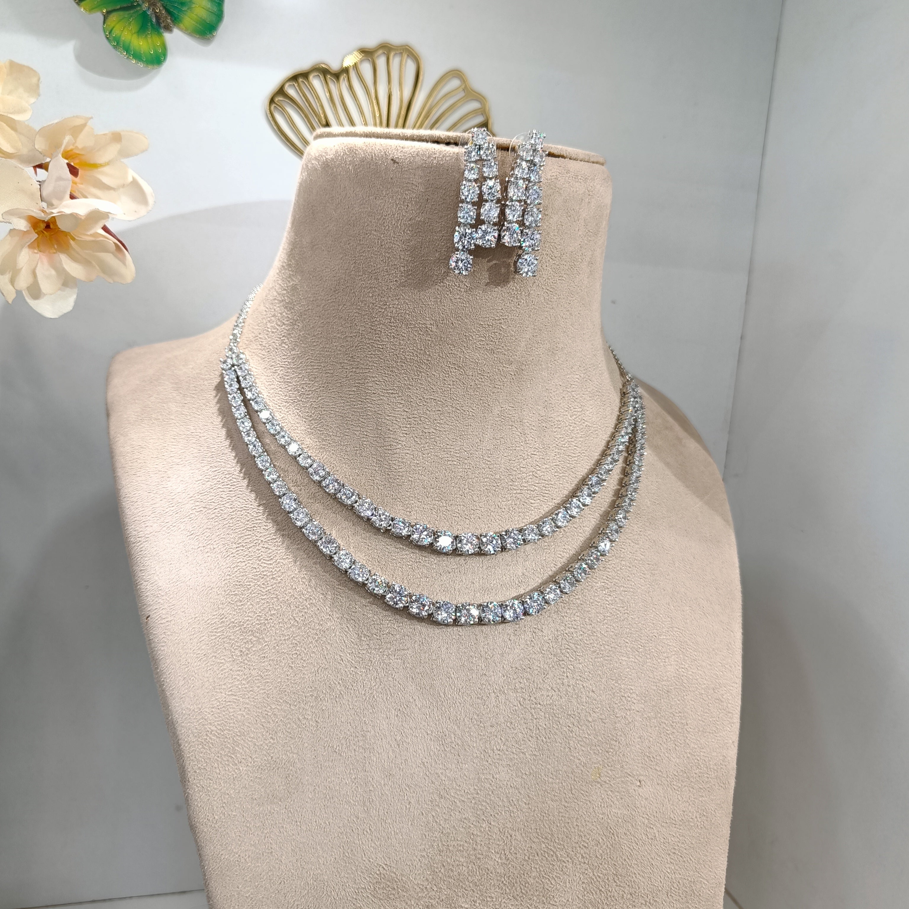 Emily Ad Neckpiece