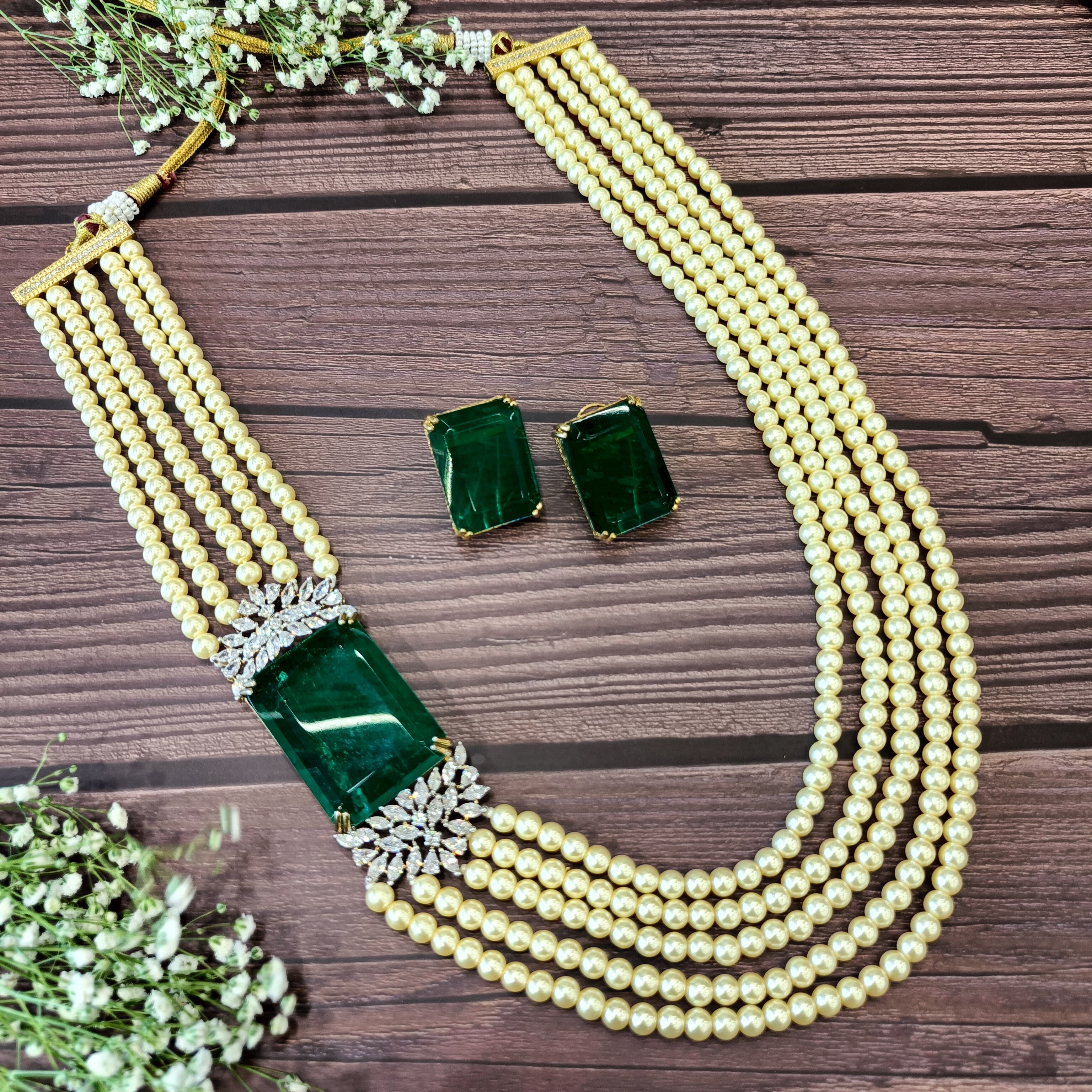 Nayaab Romy Pearl Neckpiece