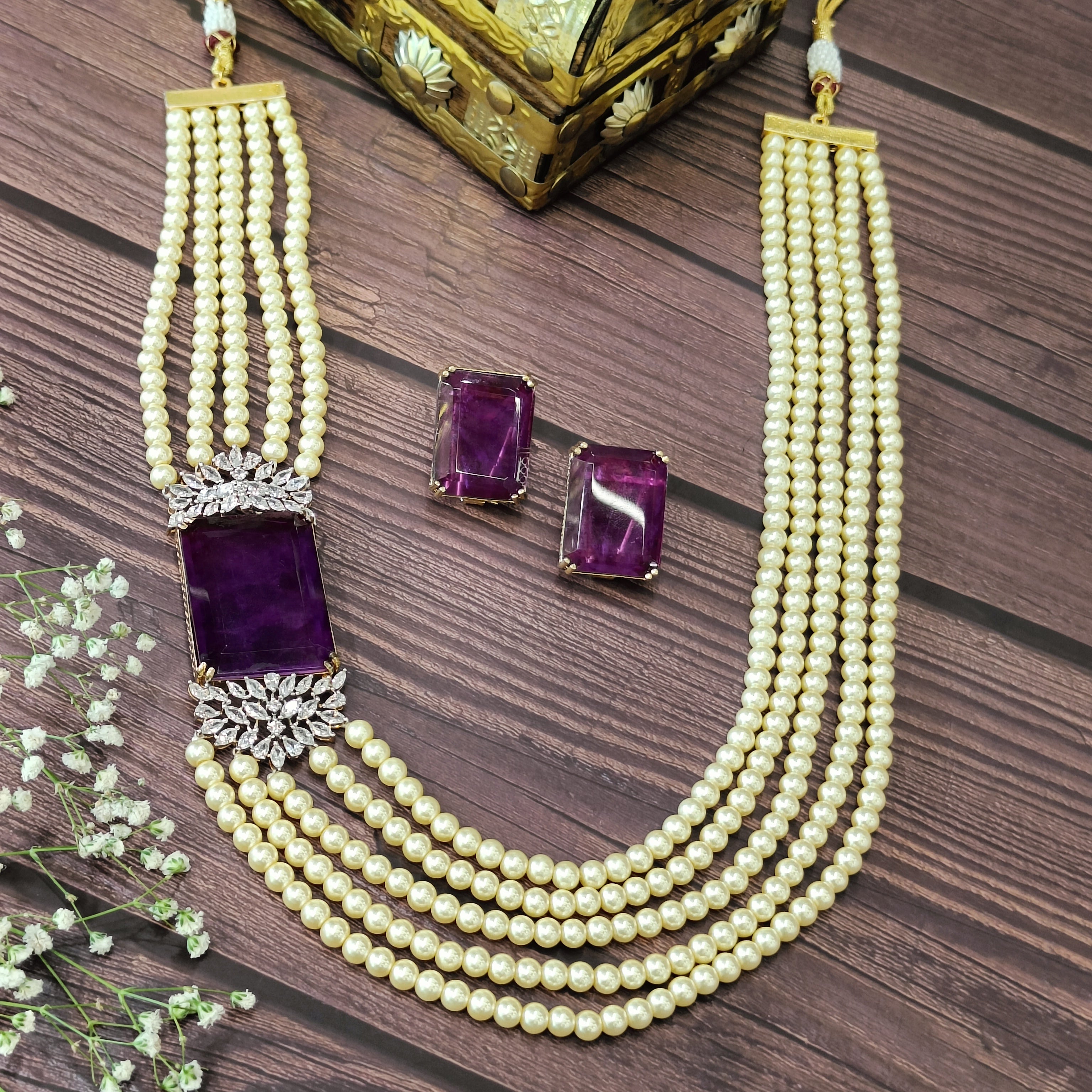 Nayaab Romy Pearl Neckpiece