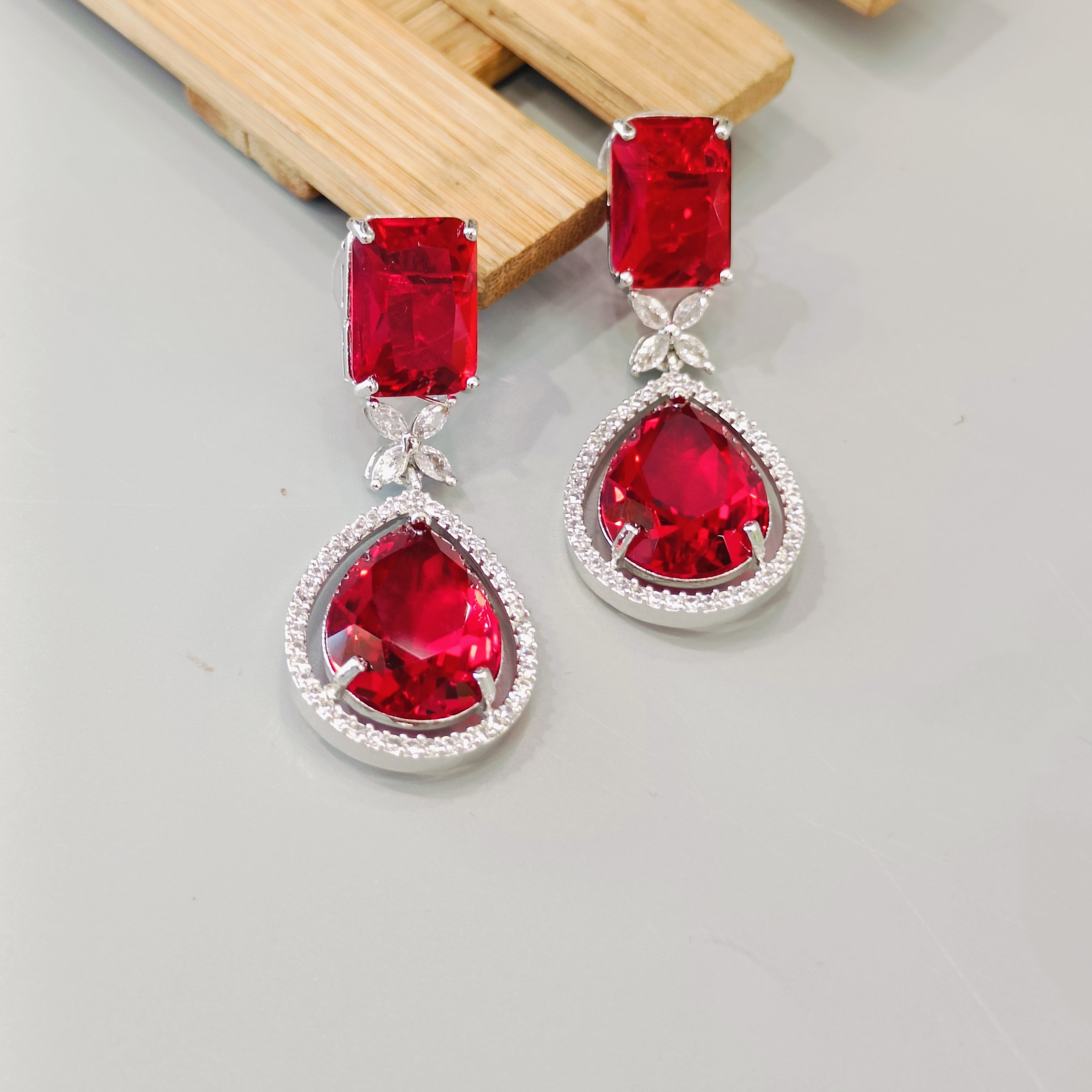 kiara emerald ad Neckpiece