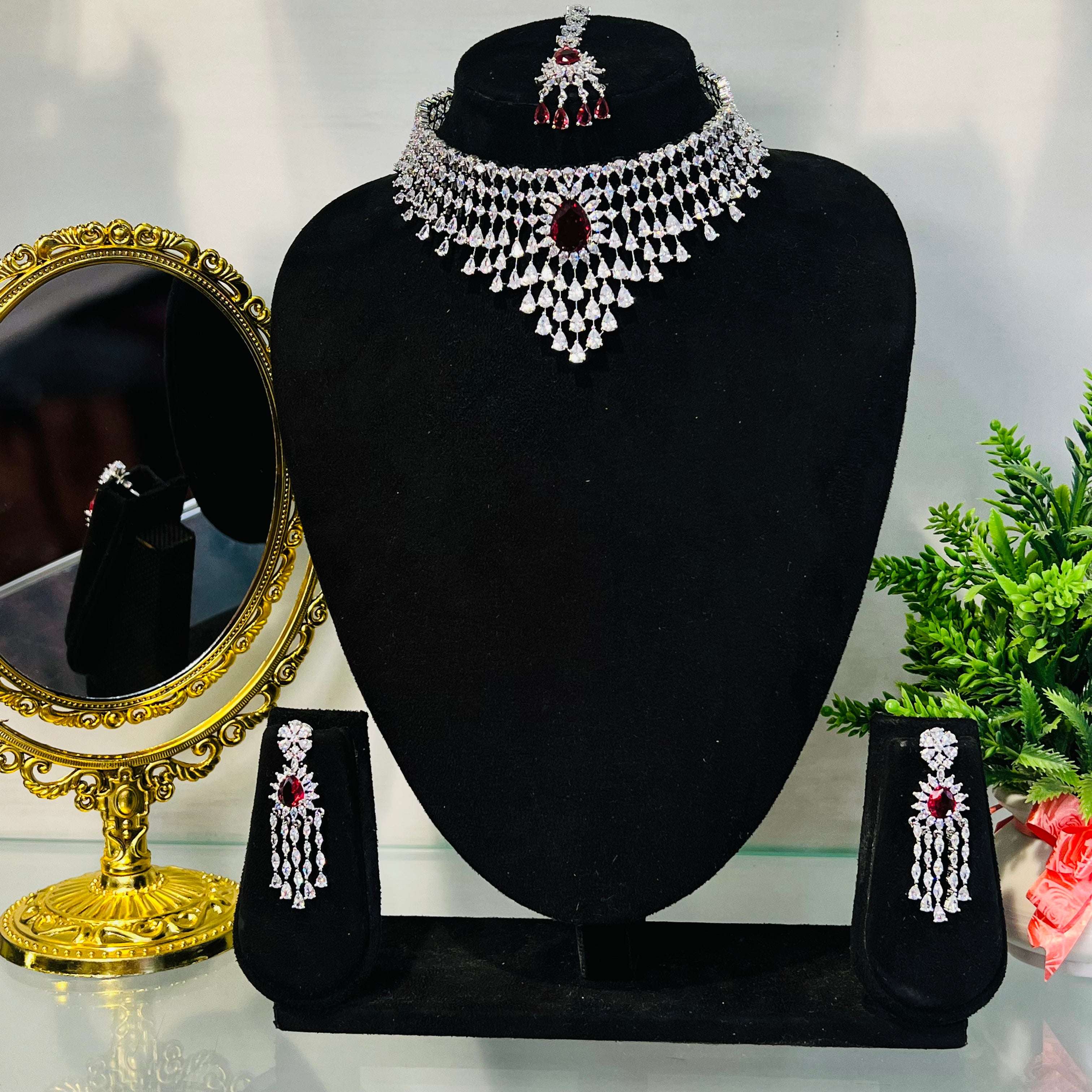 Ad noora choker