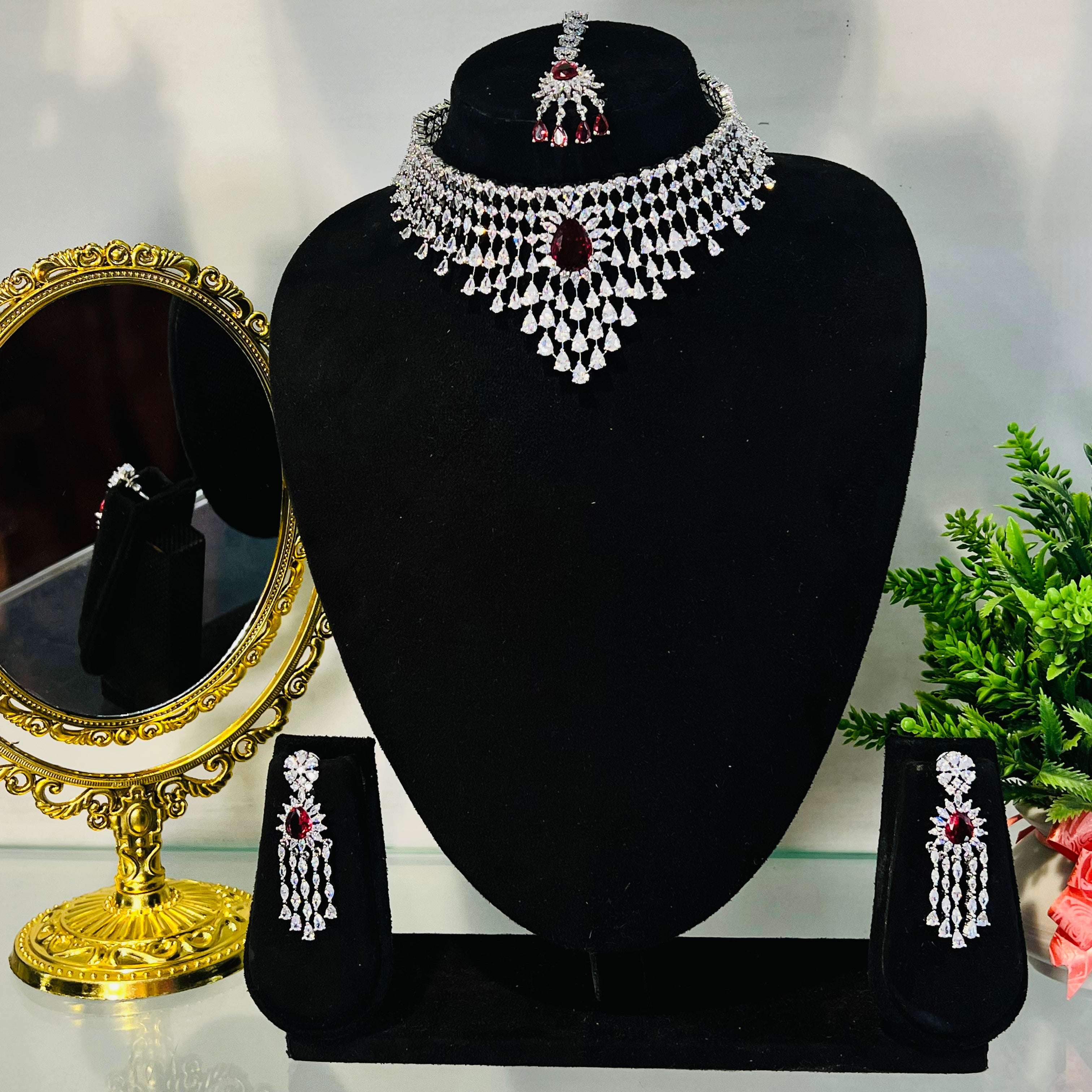 Ad noora choker