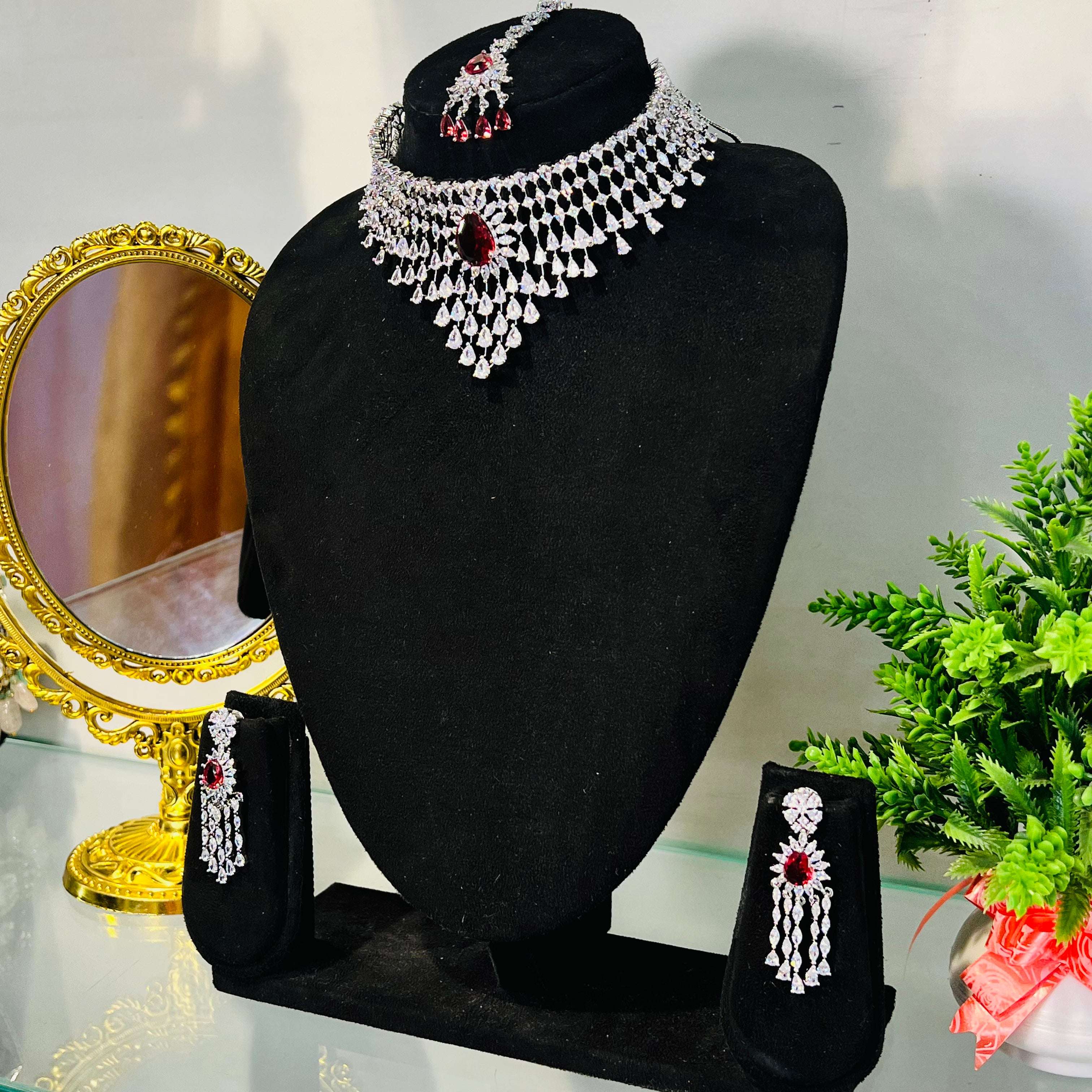 Ad noora choker