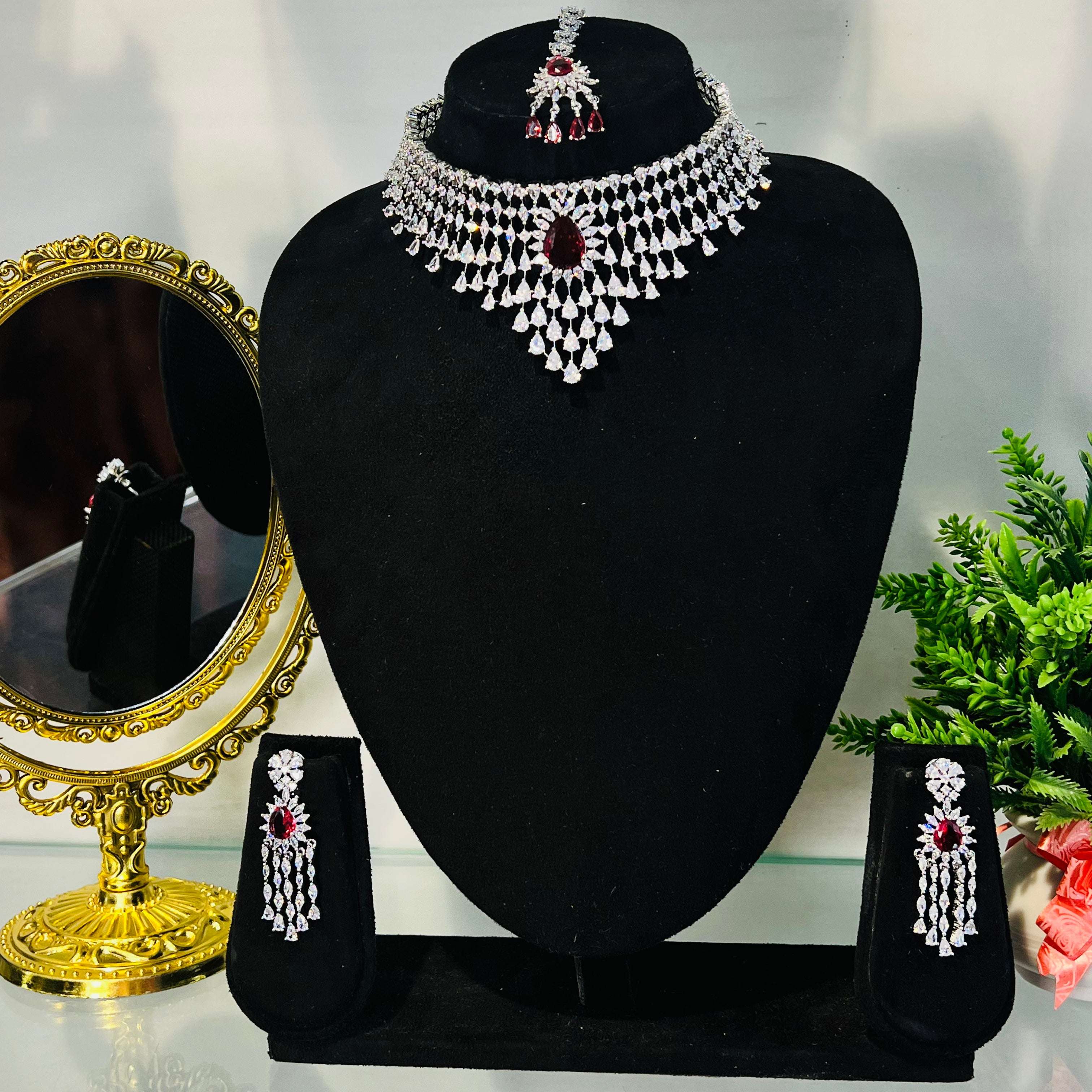 Ad noora choker