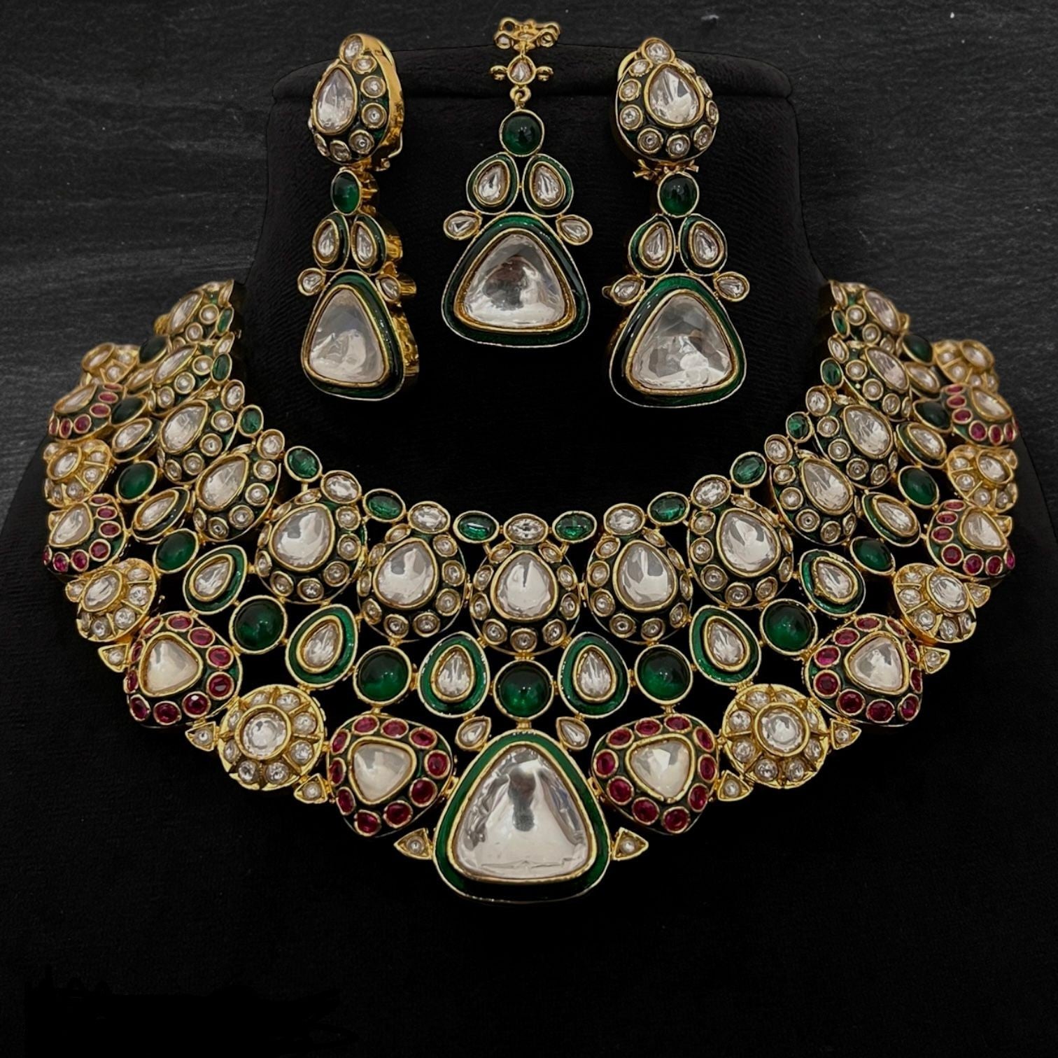 Nayaab Mira Neckpiece