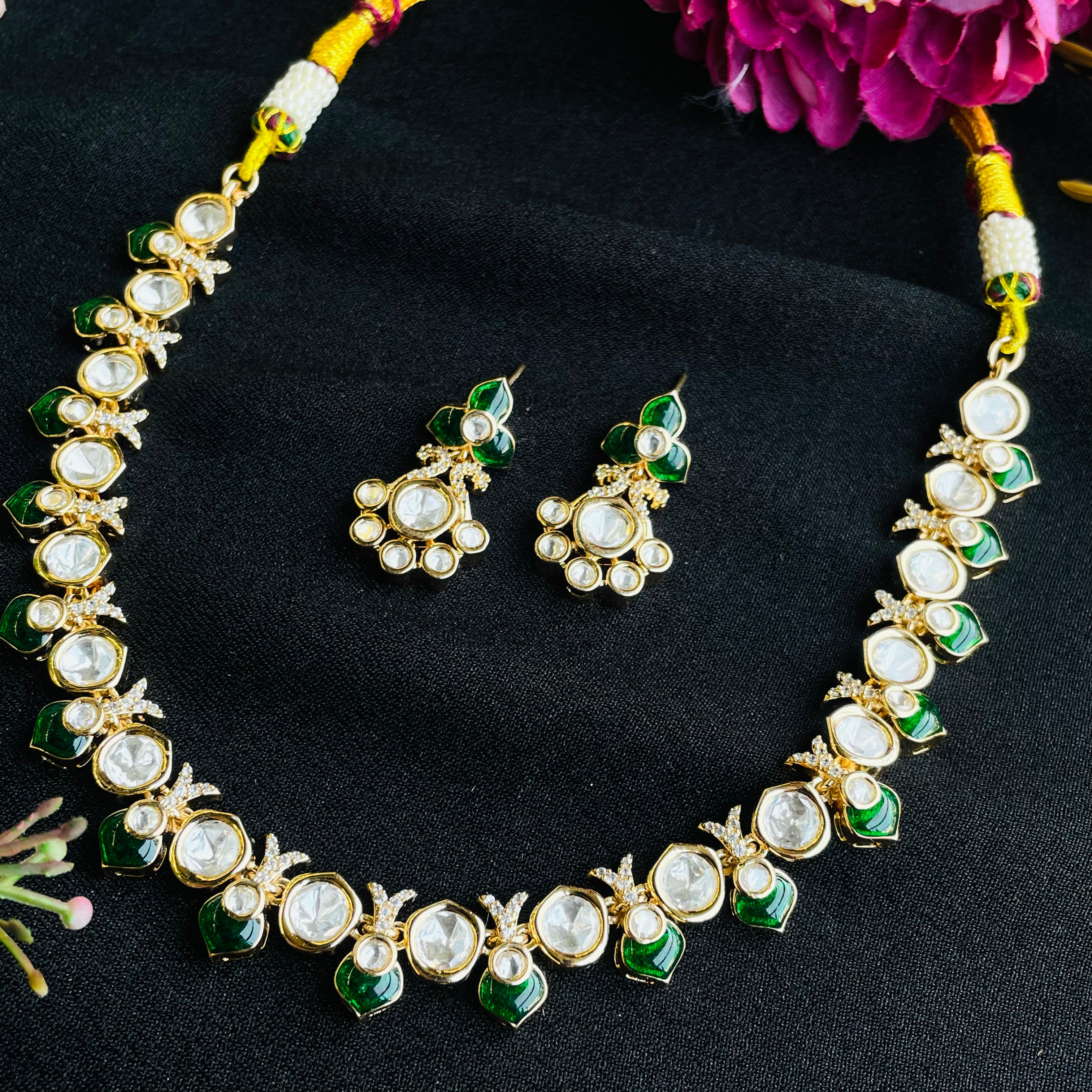 Nayaab Deepti Neckpiece