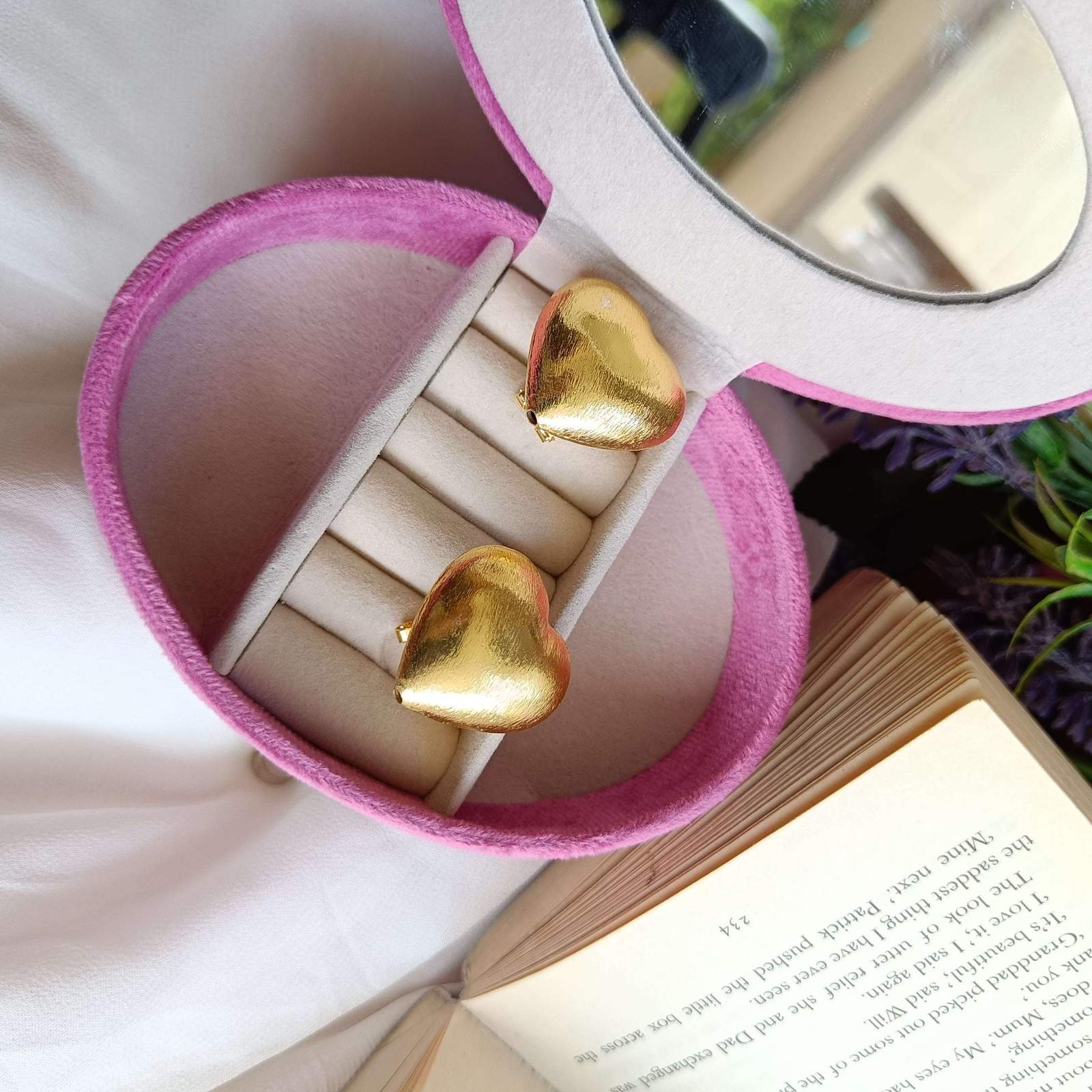 Layla heart earrings