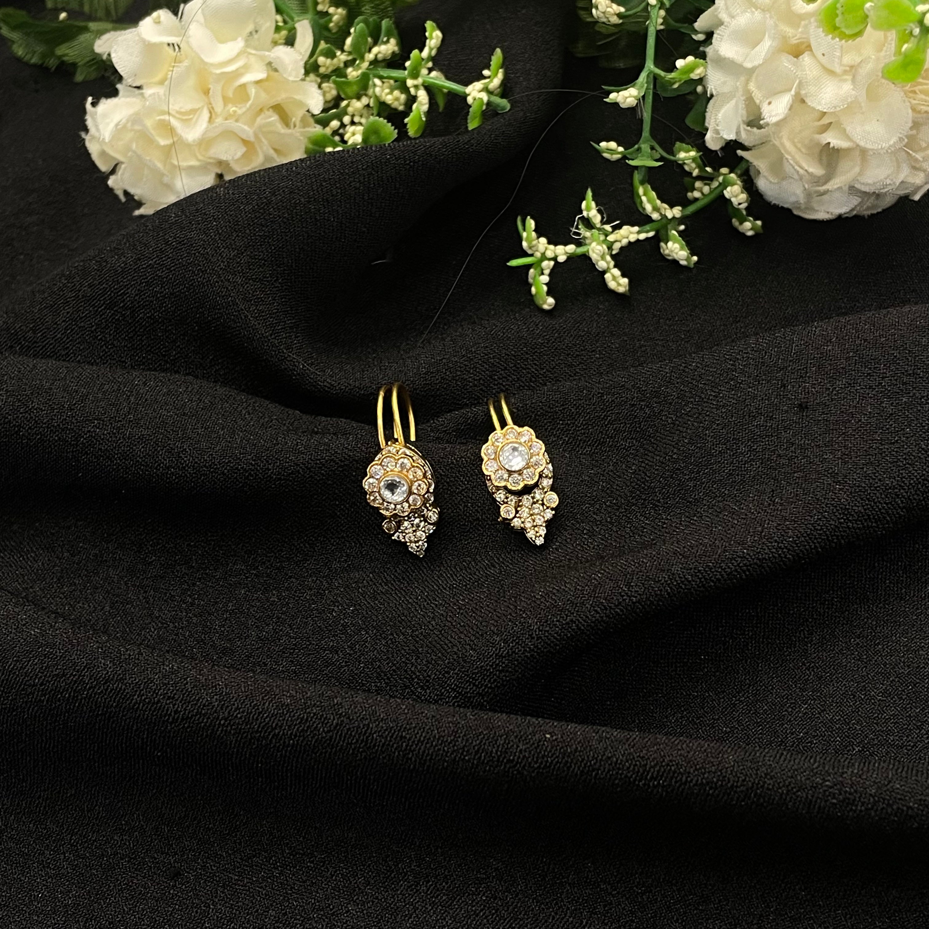 Nayaab anika earclip