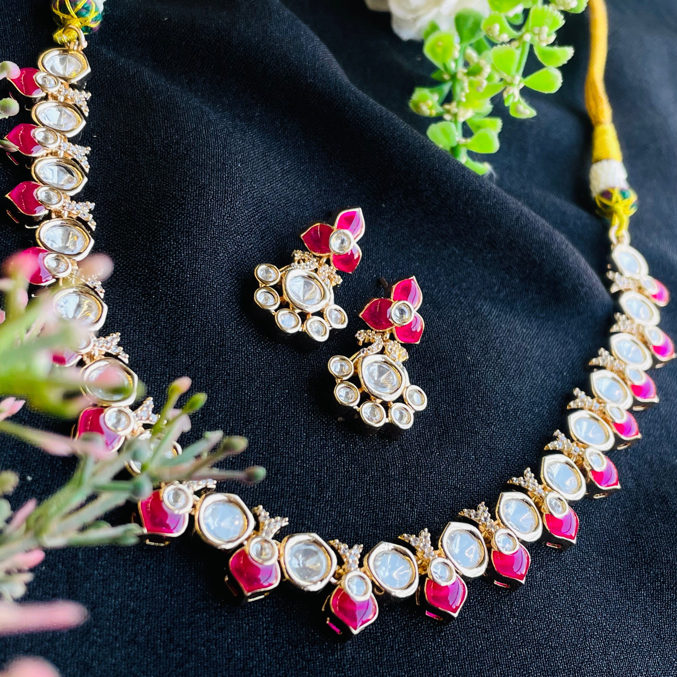 Nayaab Deepti Neckpiece