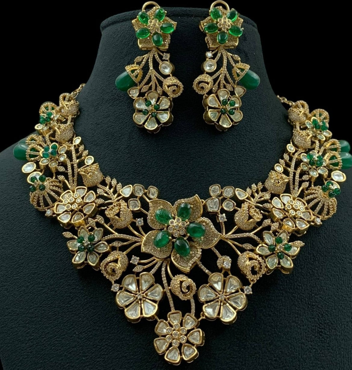 Nayaab mansi polki neckpiece