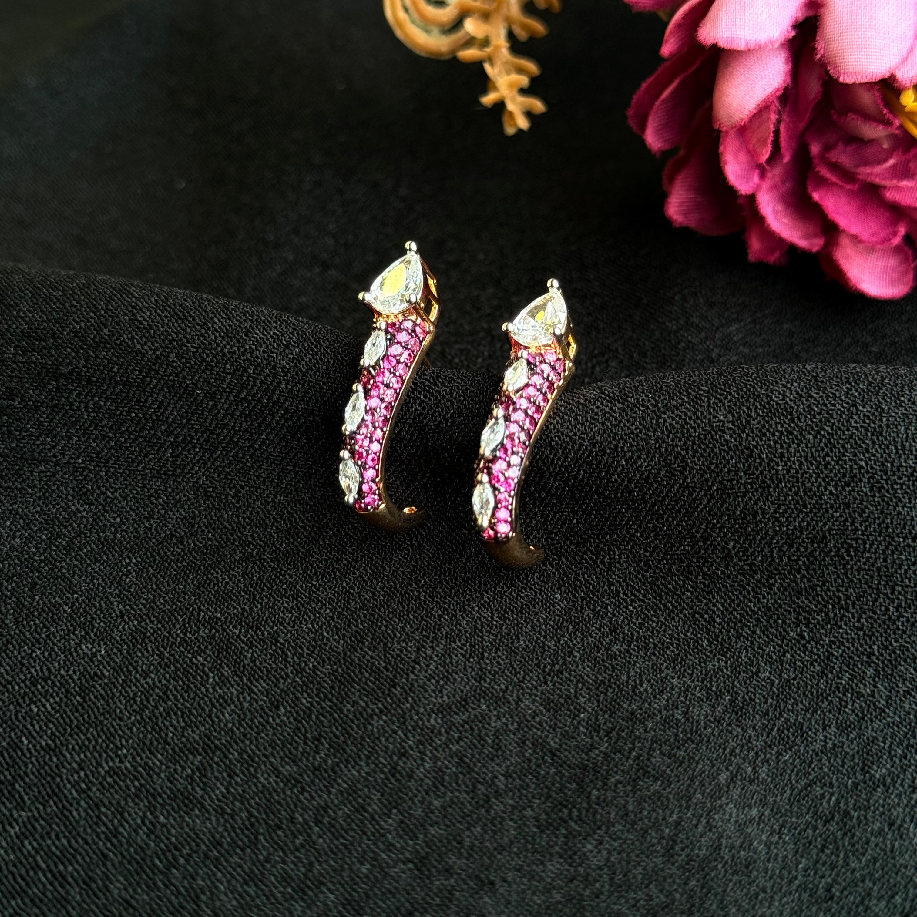 Ad Skylar Hasli Choker