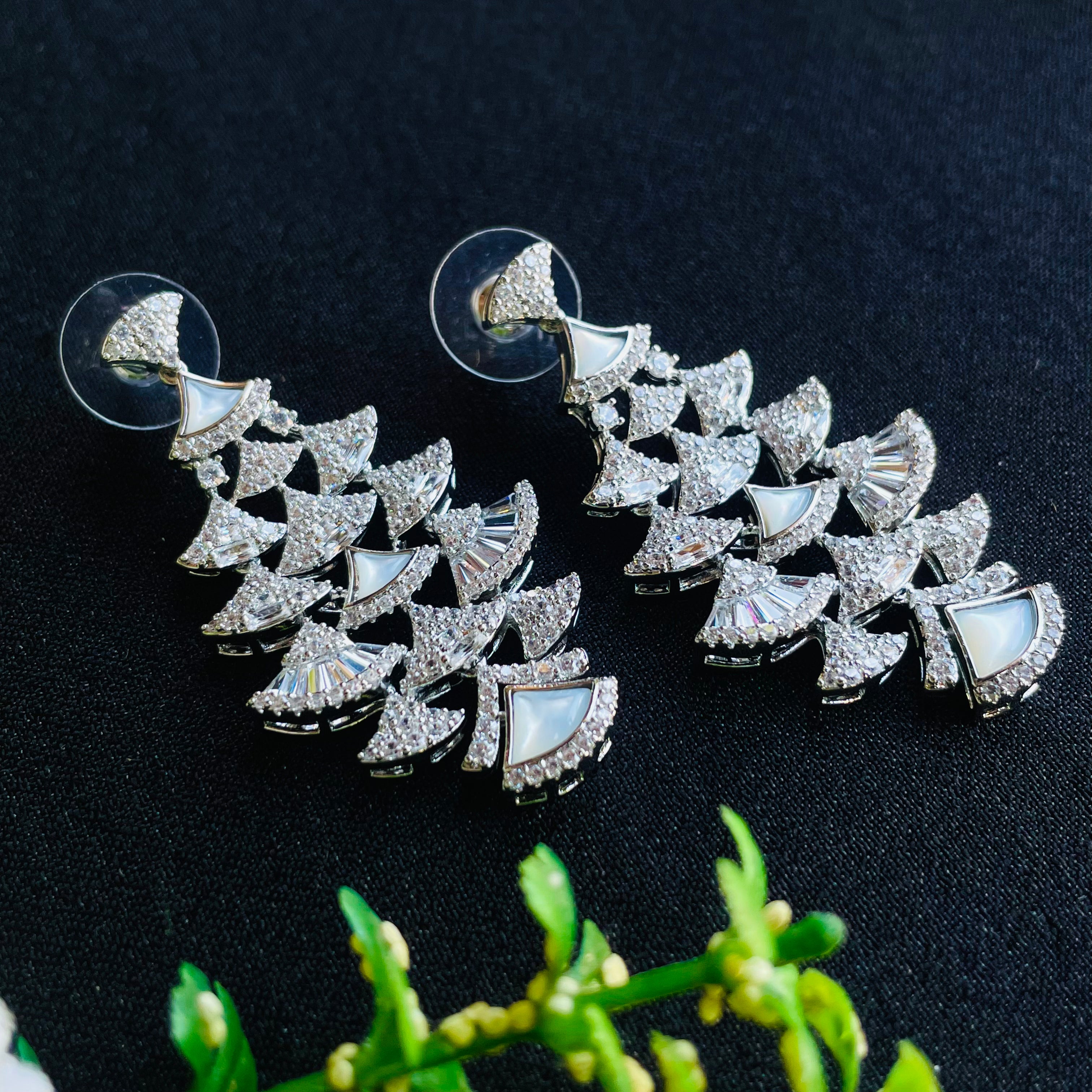 Ad Ivy Neckpiece