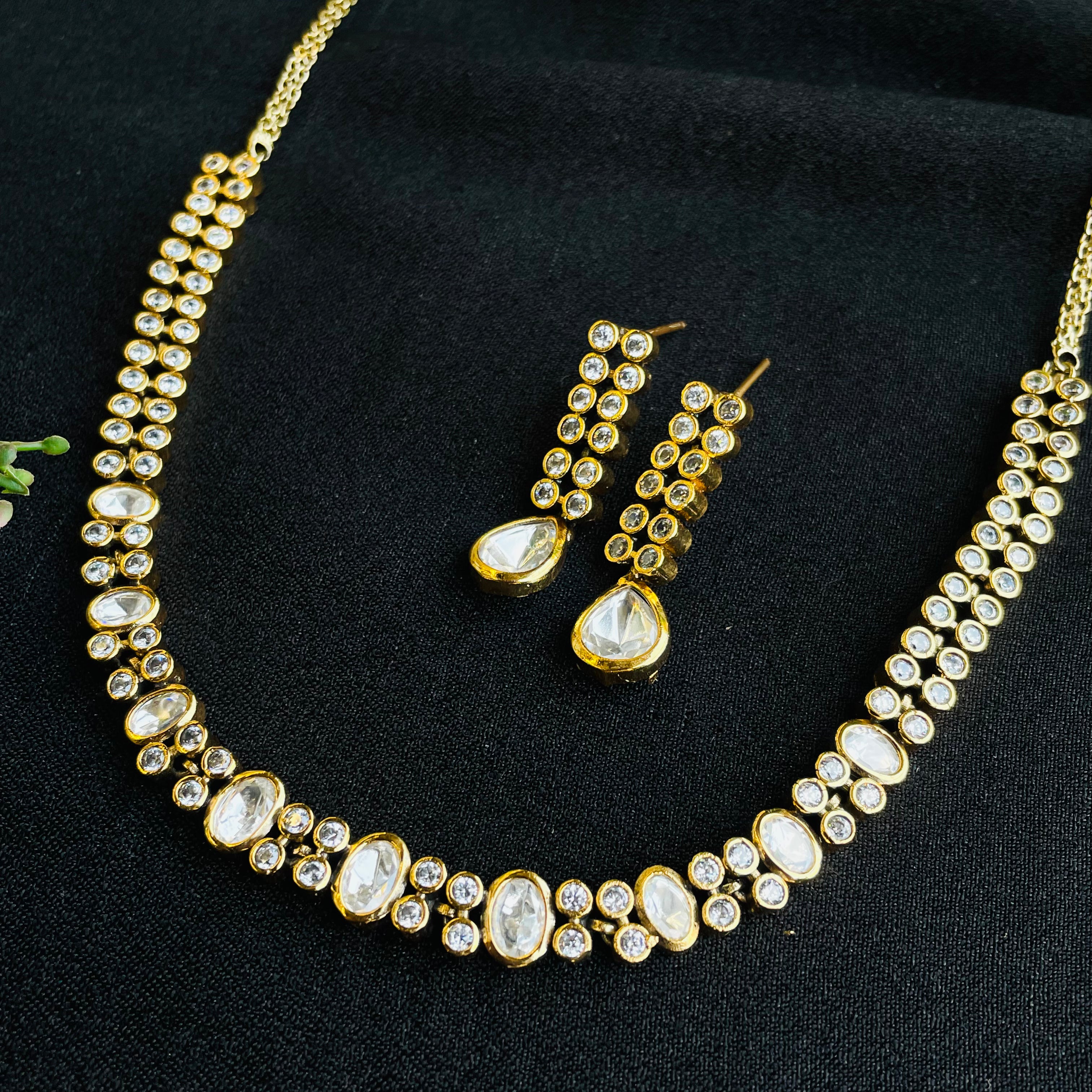 Nayaab Aaniya Neckpiece