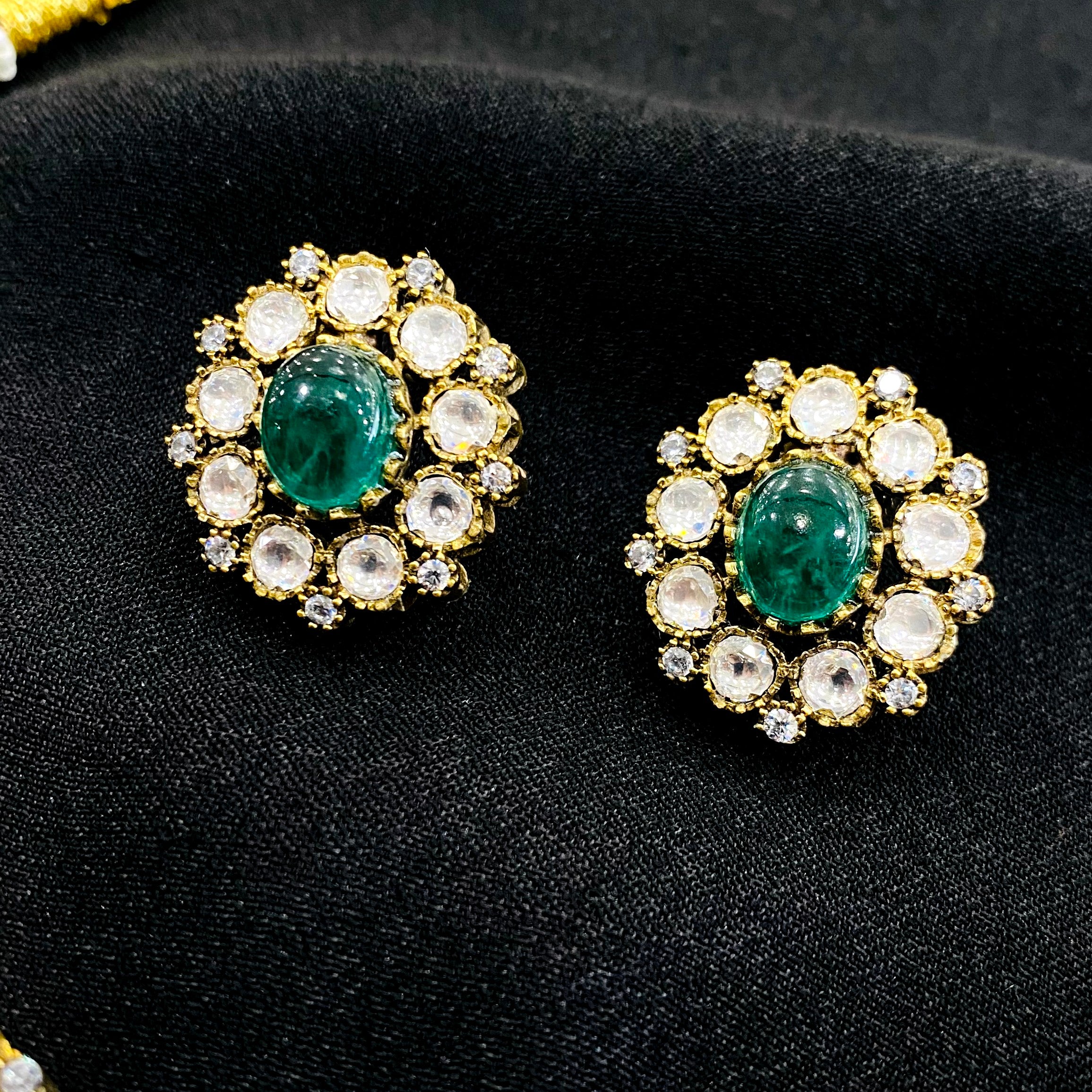 Nayaab Anju Neckpiece