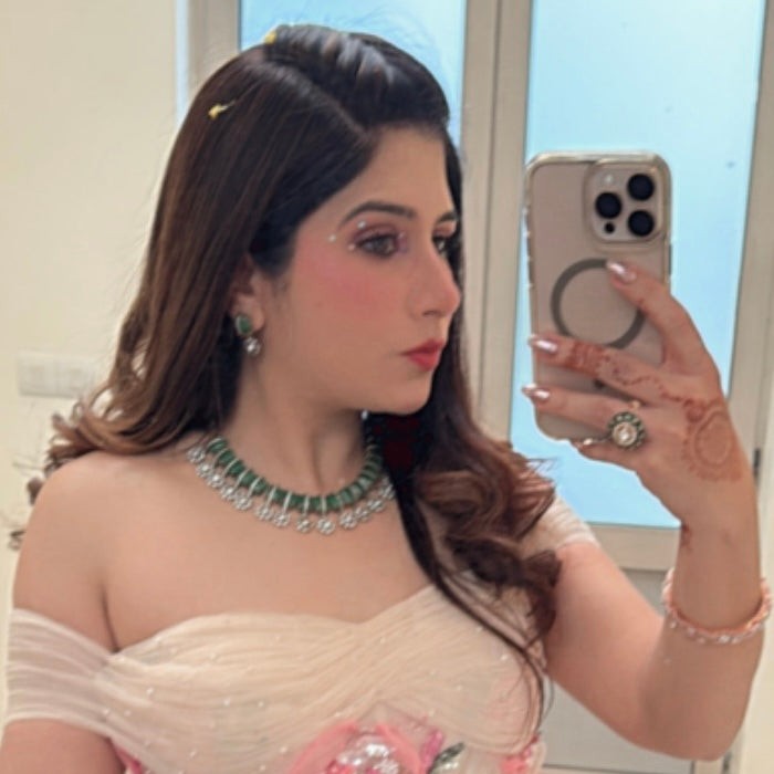 Nayaab Zarrin-Panna neckpiece