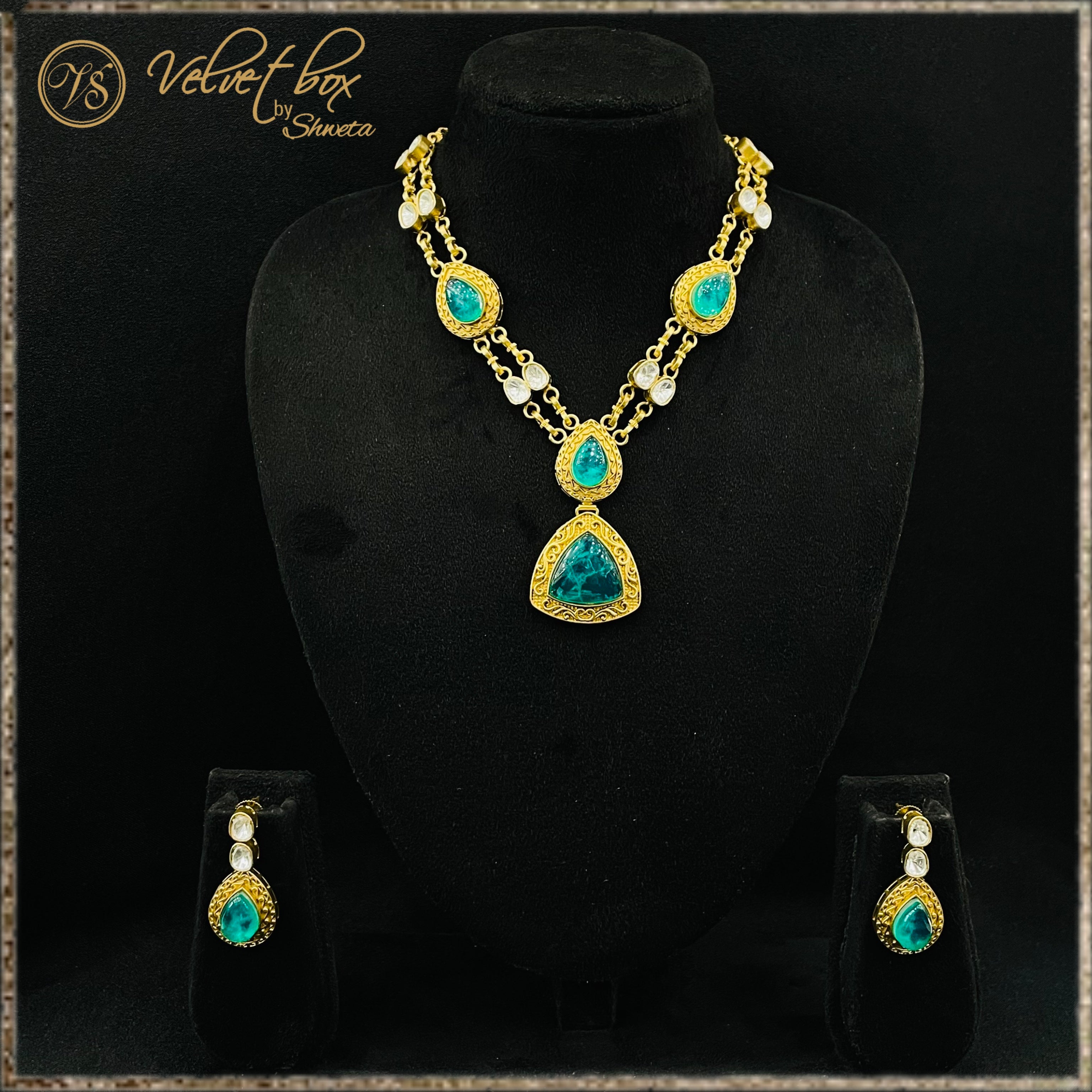 Nayaab Adhya Neckpiece