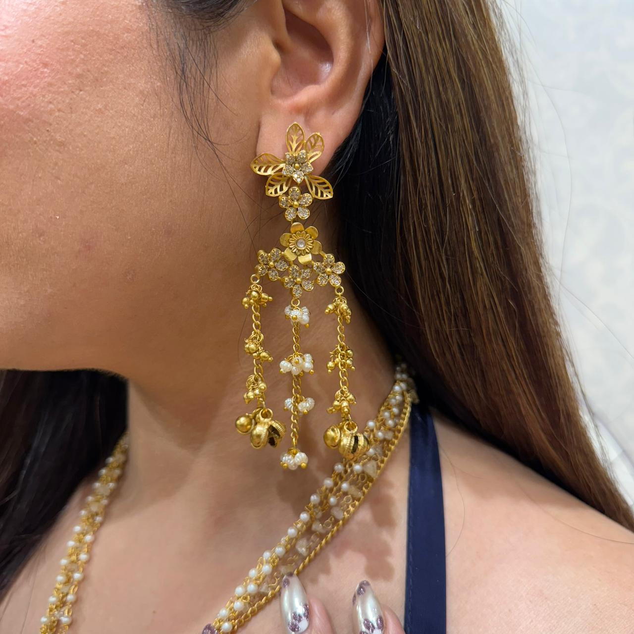 Nayaab Kaavya Long Neckpiece