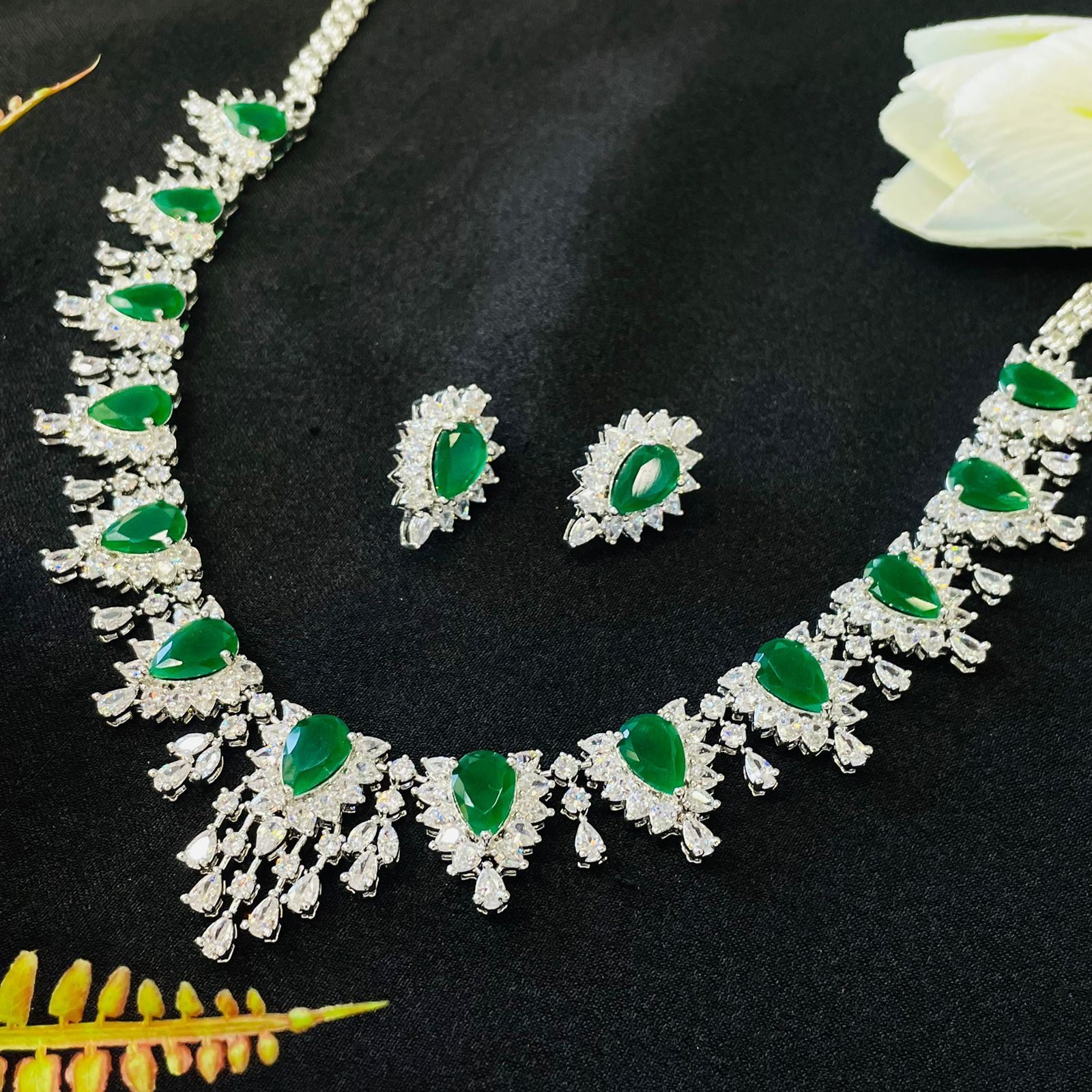 Ad elena neckpiece