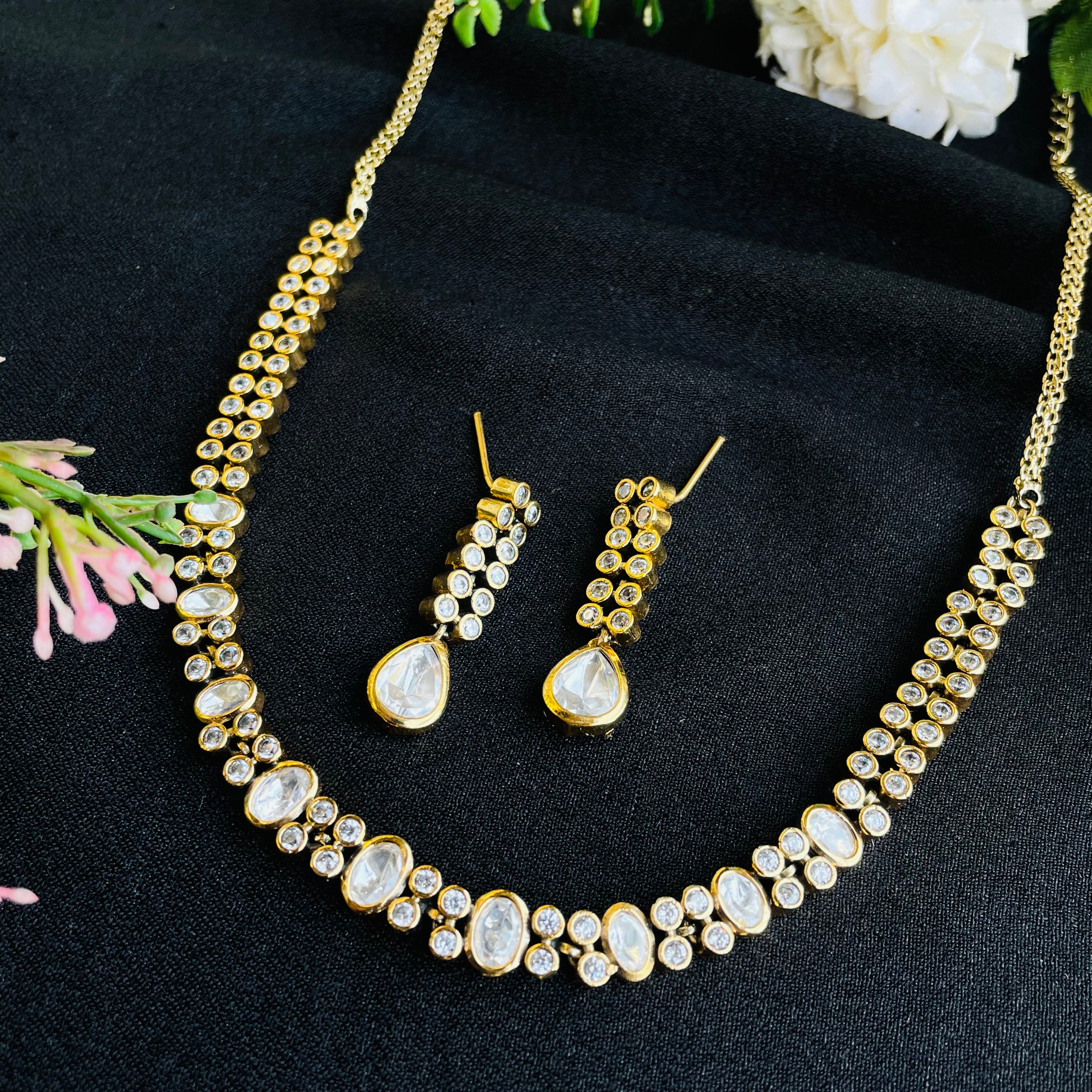 Nayaab Aaniya Neckpiece