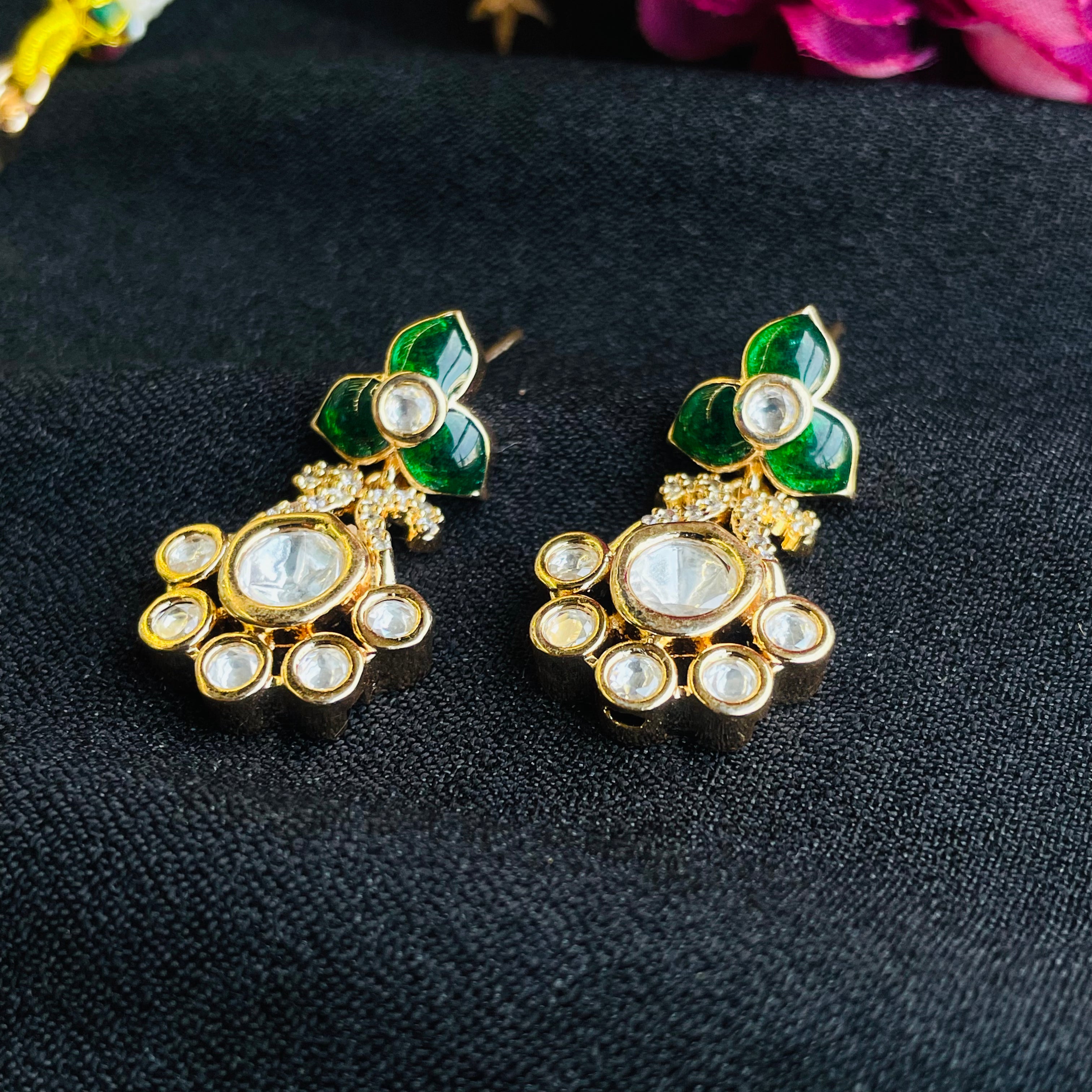 Nayaab Deepti Neckpiece