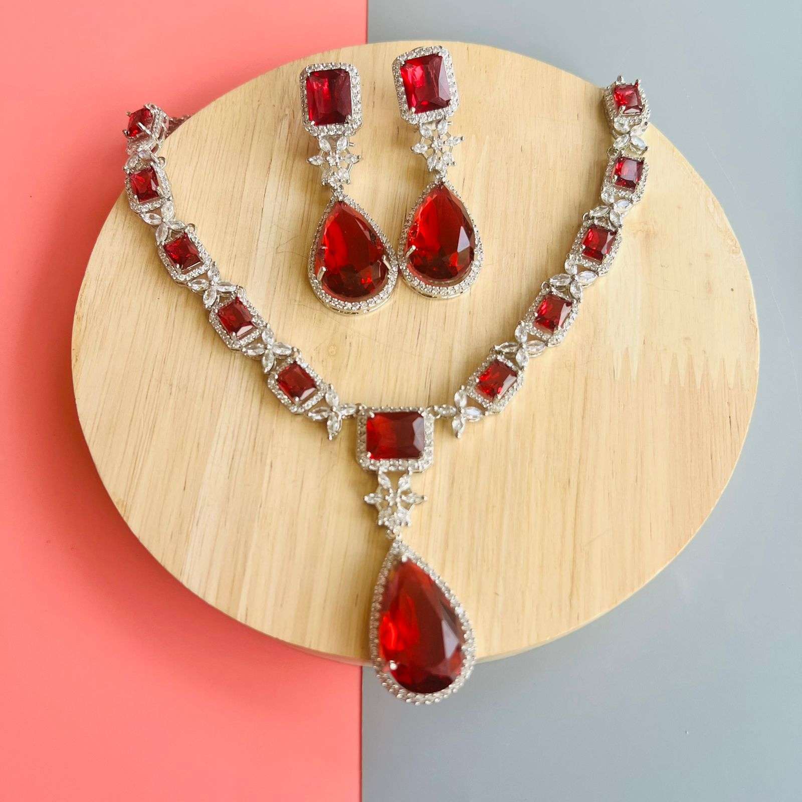 Ad zoya neckpiece