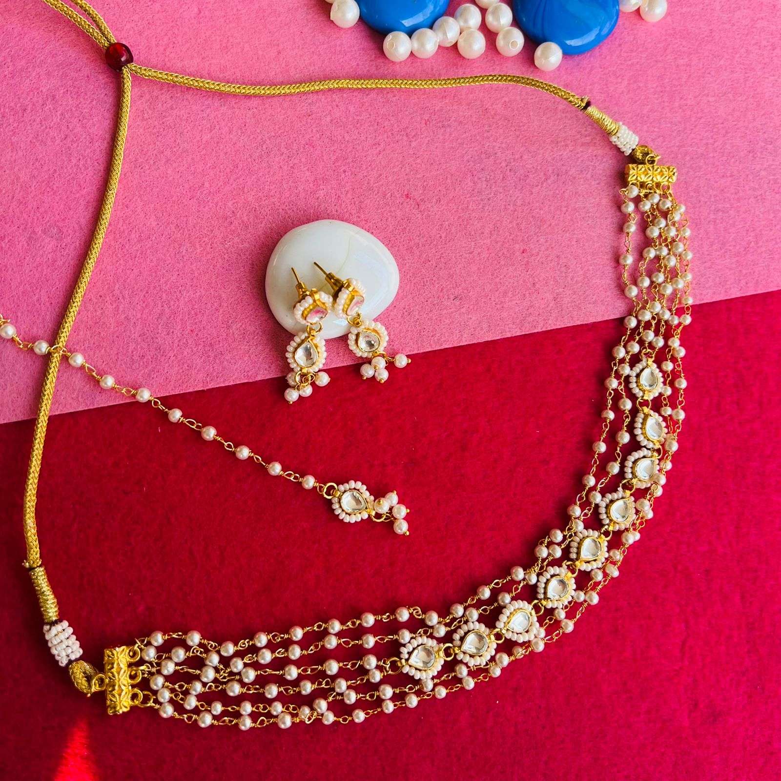 Nayaab moti choker chain