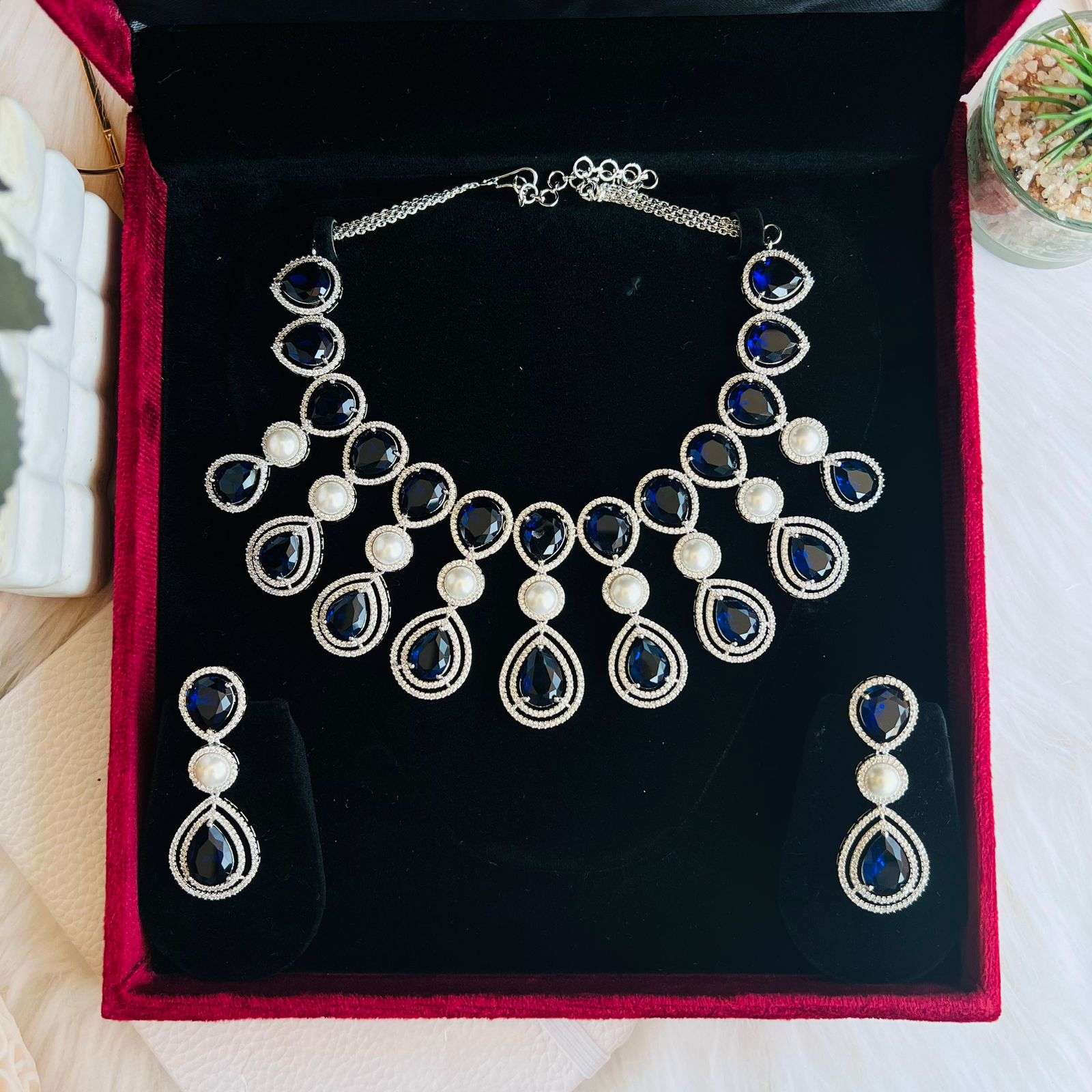 sophia ad neckpiece