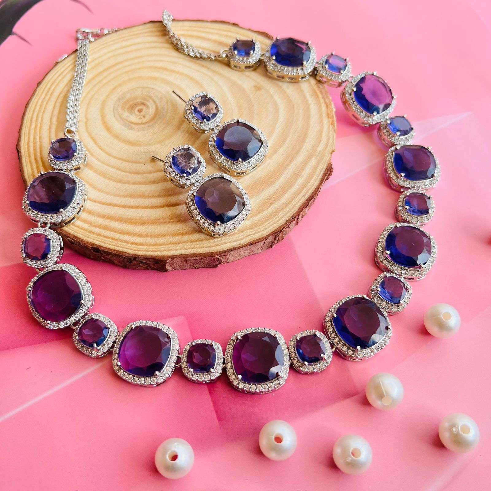 Ad Alisha neckpiece